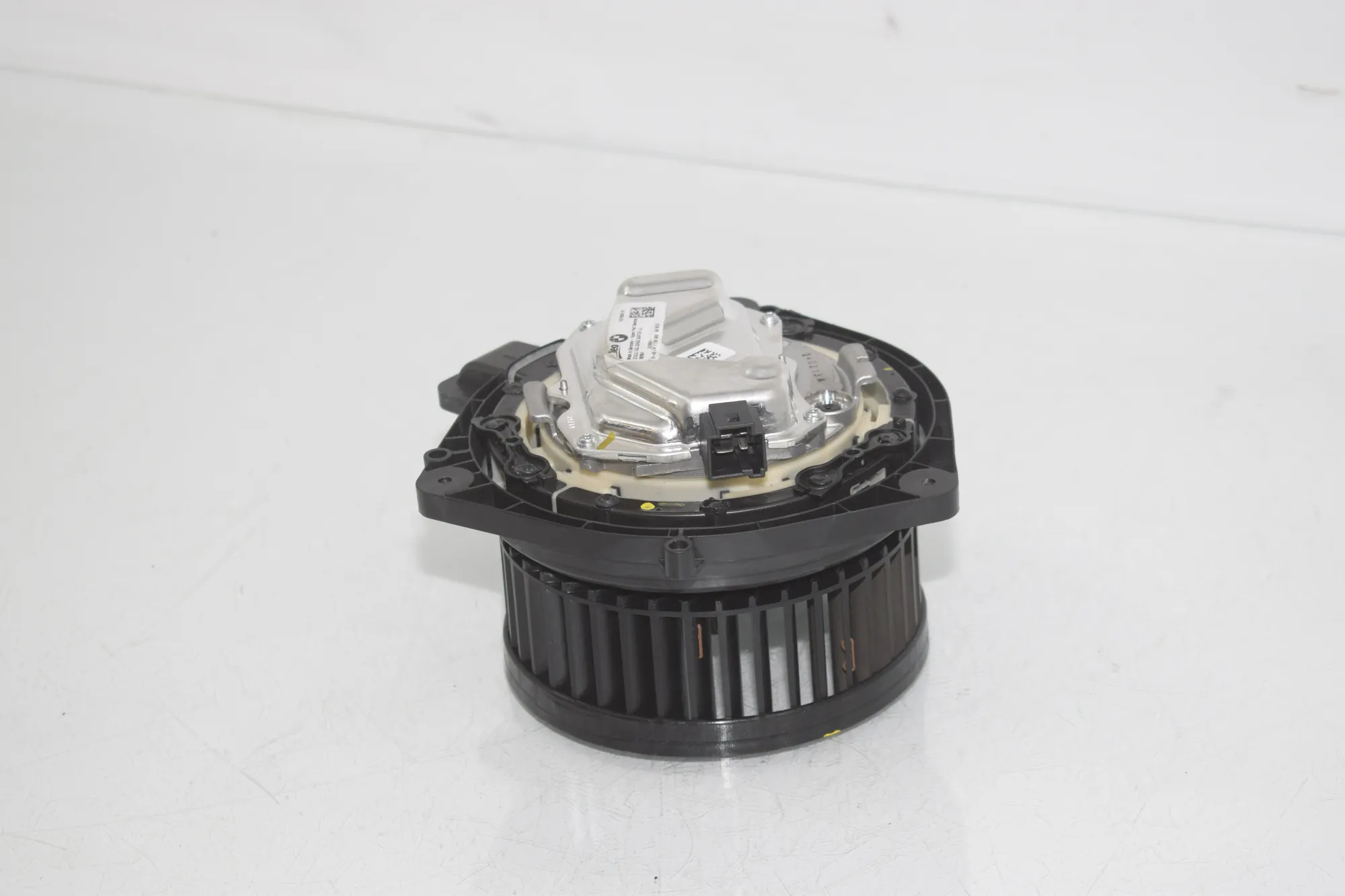 Heater Blower Fan – OEM T67183B · BMW 3 Touring (G21) BMW 3 Touring (G21) 320 d Mild-Hybrid 2023 – 4