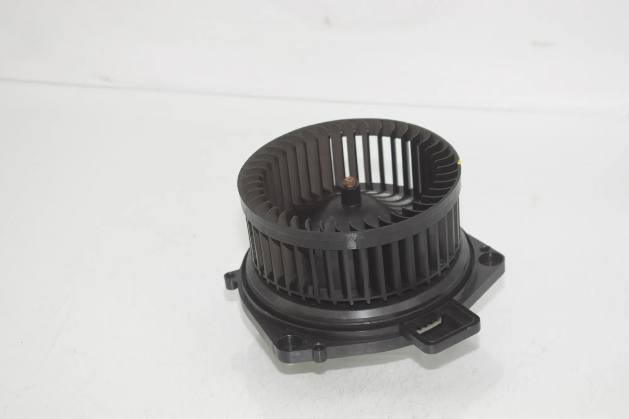 Heater Blower Fan – OEM T67183B · BMW 3 Touring (G21) BMW 3 Touring (G21) 320 d Mild-Hybrid 2023 – 2