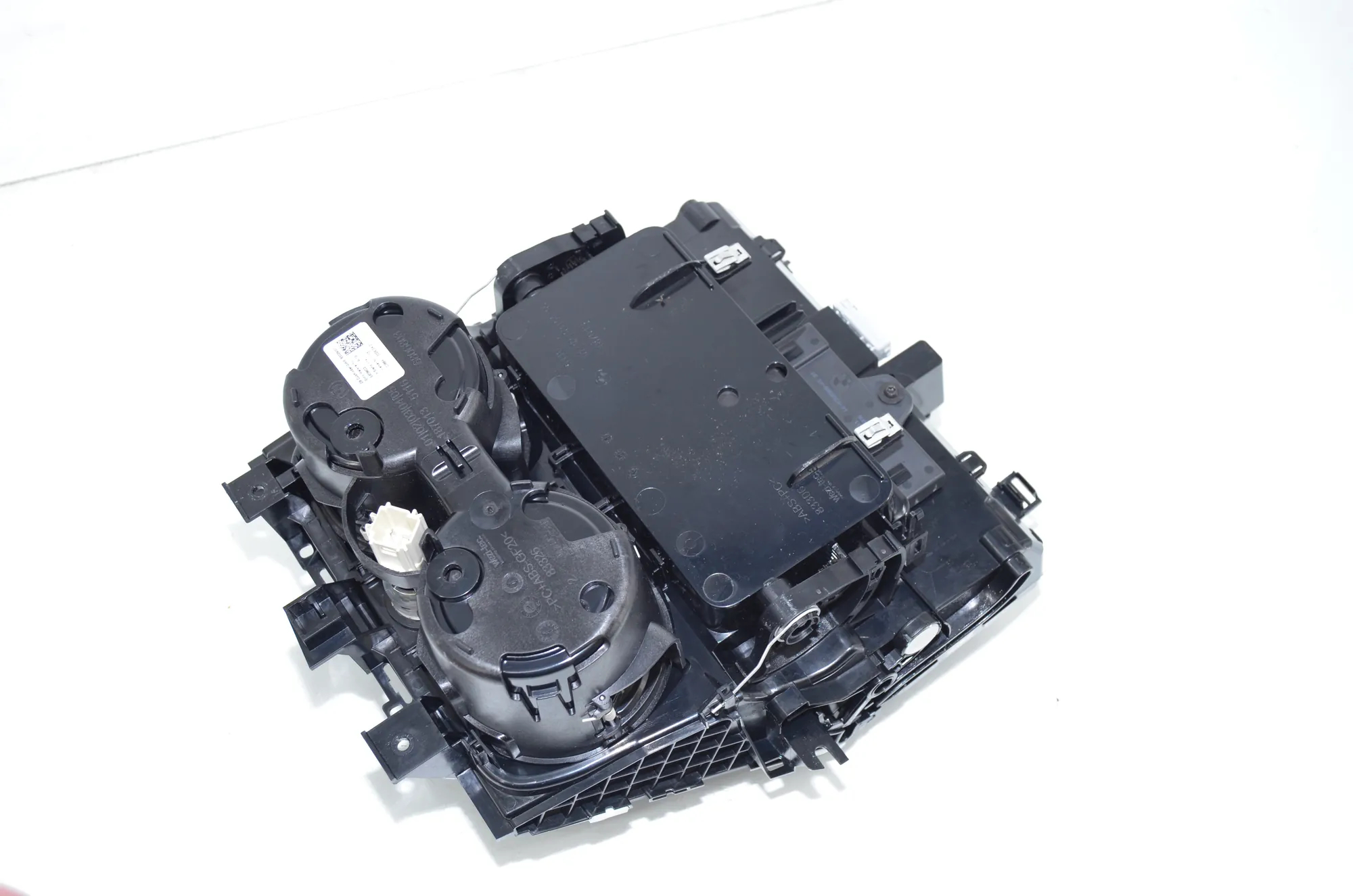 Cup Holder – OEM 6809803 · BMW 3 Touring (G21) BMW 3 Touring (G21) 320 d Mild-Hybrid 2023 – 3