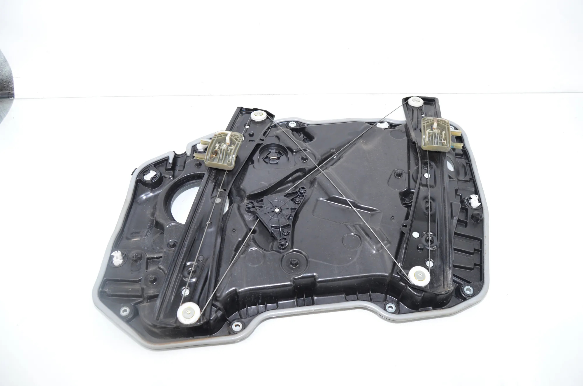 Front Left Door Window Regulator – OEM 7432231 · BMW 3 Touring (G21) BMW 3 Touring (G21) 320 d Mild-Hybrid 2023 – 4