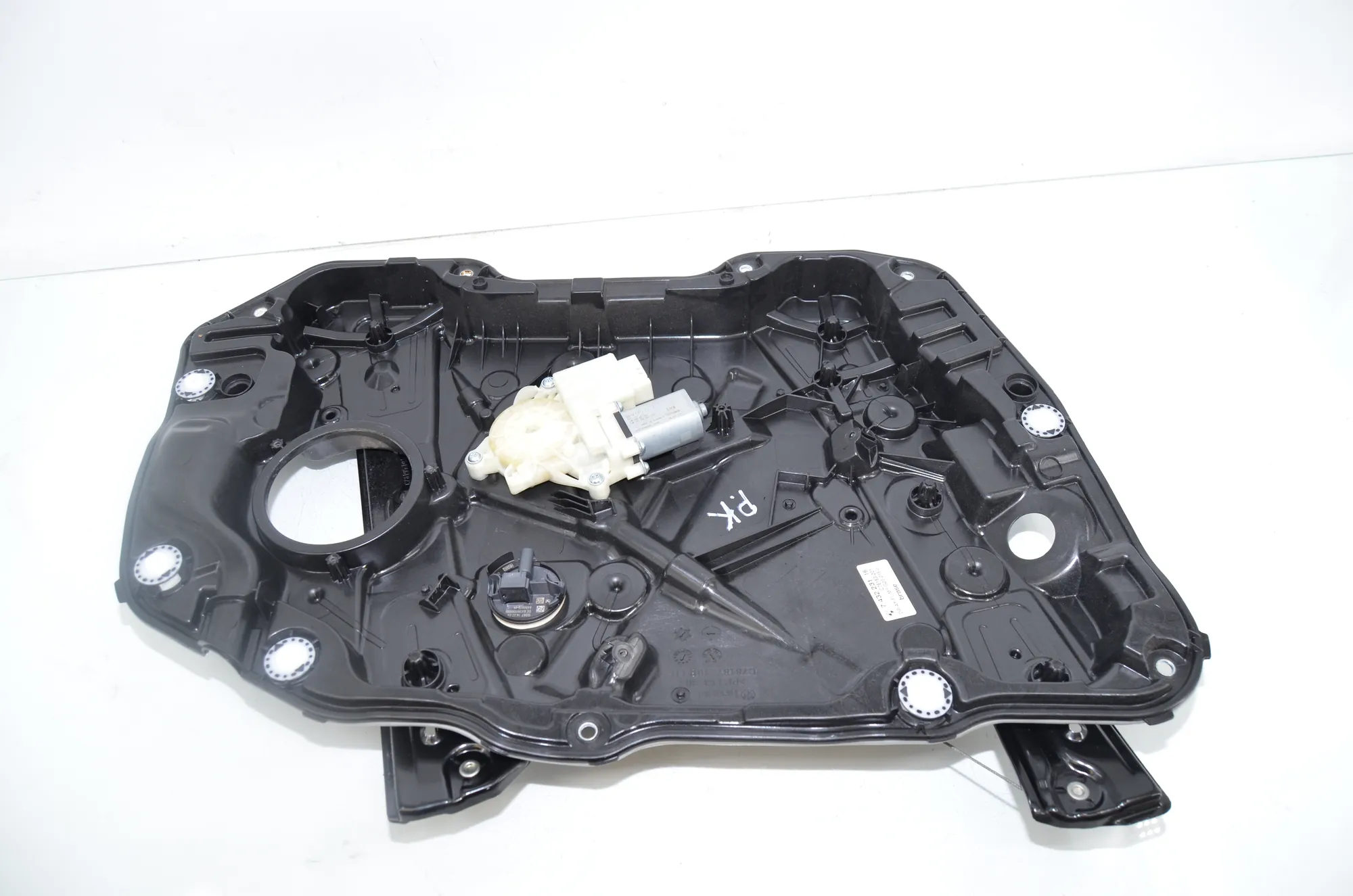 Front Left Door Window Regulator – OEM 7432231 · BMW 3 Touring (G21) BMW 3 Touring (G21) 320 d Mild-Hybrid 2023