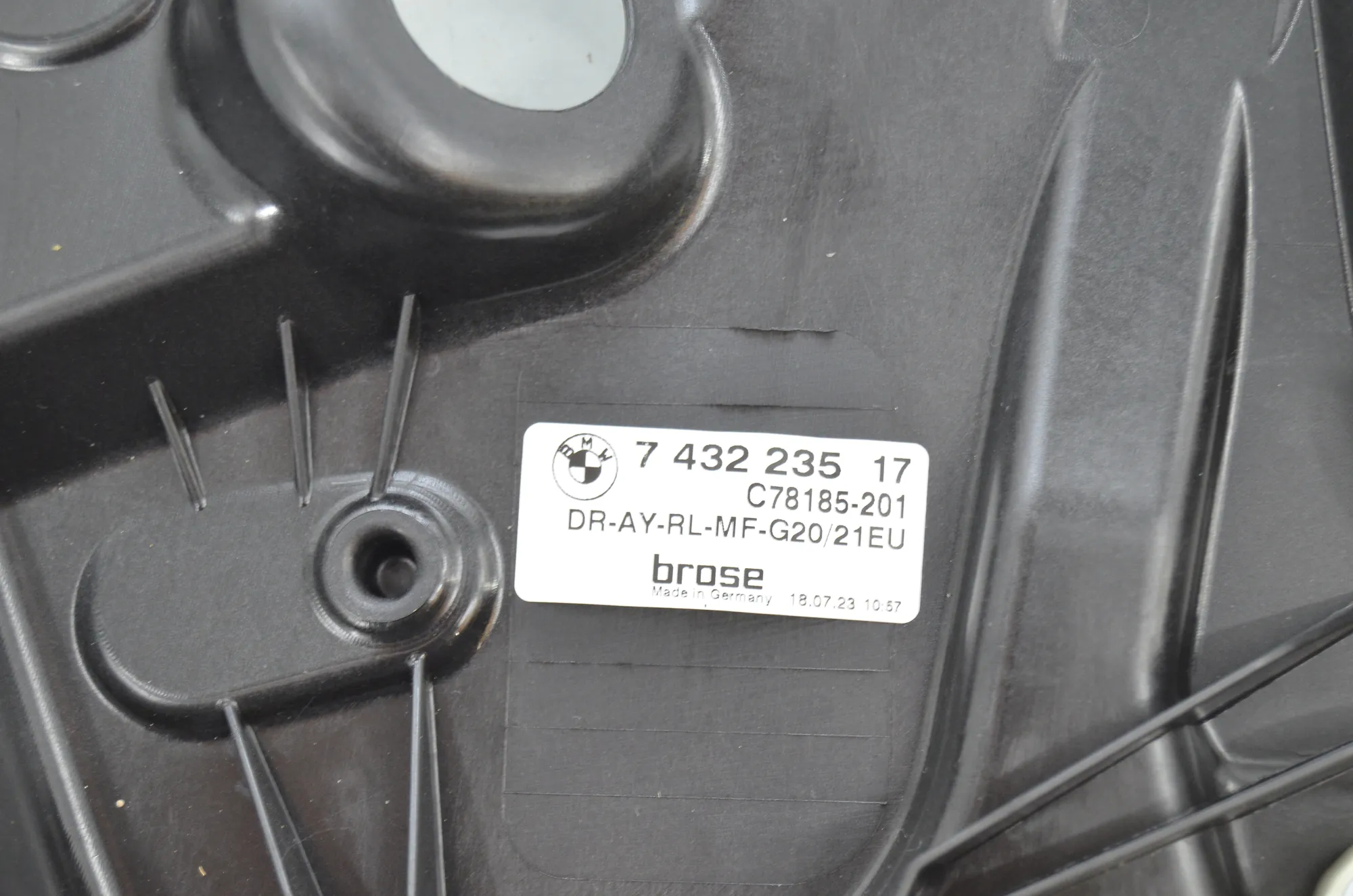 Rear Left Door Window Regulator – OEM 7432235 · BMW 3 Touring (G21) BMW 3 Touring (G21) 320 d Mild-Hybrid 2023 – 4