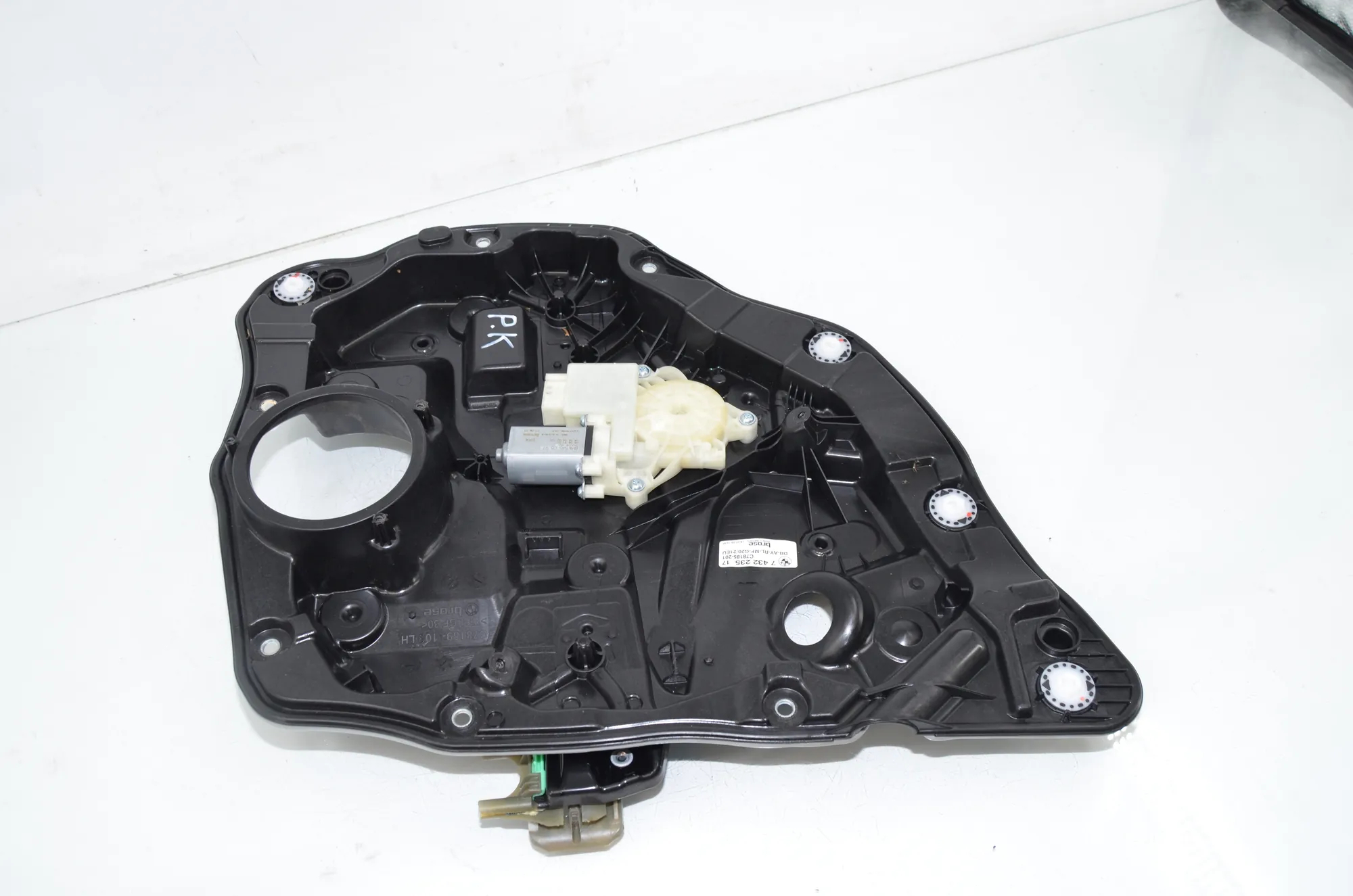 Rear Left Door Window Regulator – OEM 7432235 · BMW 3 Touring (G21) BMW 3 Touring (G21) 320 d Mild-Hybrid 2023 – 2
