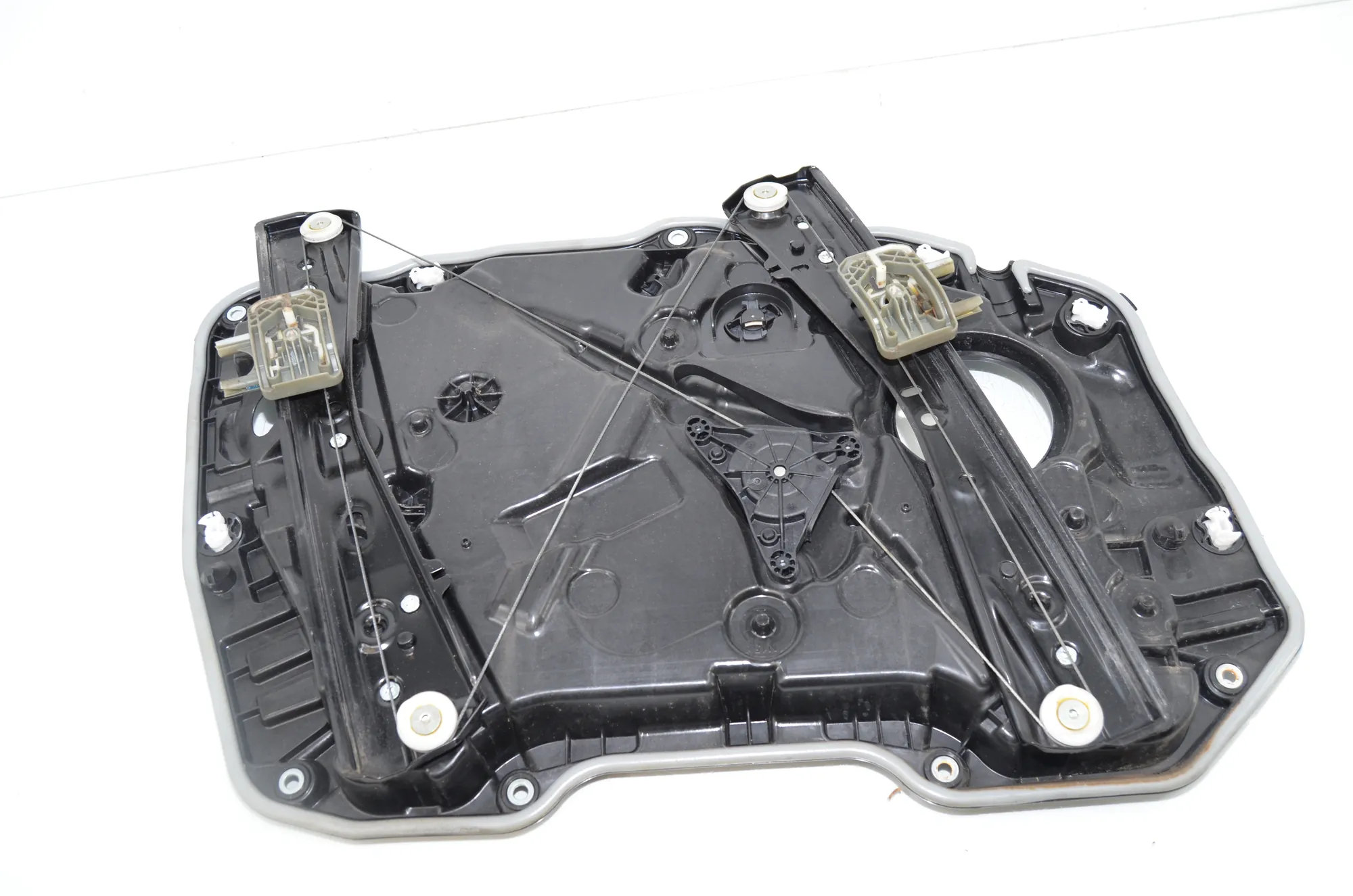 Front Right Door Window Regulator – OEM 7432232 · BMW 3 Touring (G21) BMW 3 Touring (G21) 320 d Mild-Hybrid 2023 – 3