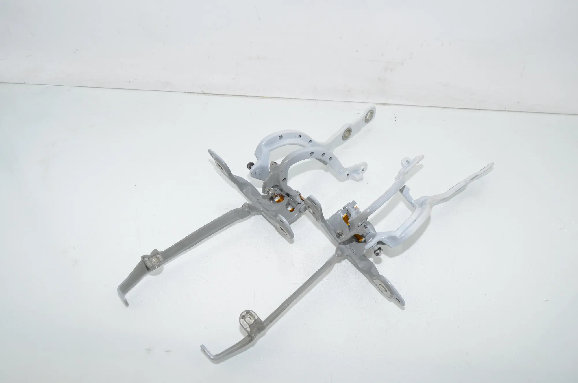 Left Side Bootlid Hinge – OEM 8492961 · BMW 3 Touring (G21) BMW 3 Touring (G21) 320 d Mild-Hybrid 2023
