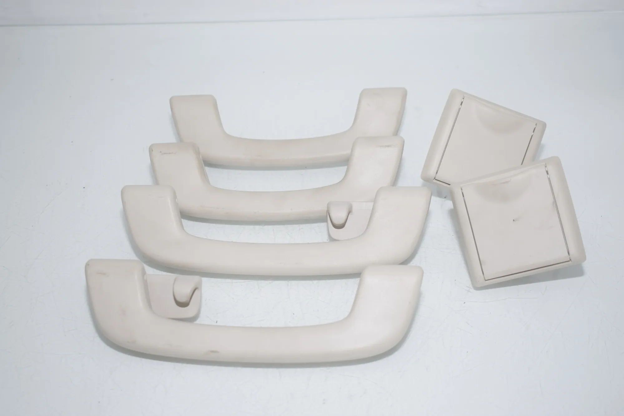 Interior Roof Handle Set – OEM 7475742 · BMW 3 Touring (G21) BMW 3 Touring (G21) 320 d Mild-Hybrid 2023 – 3