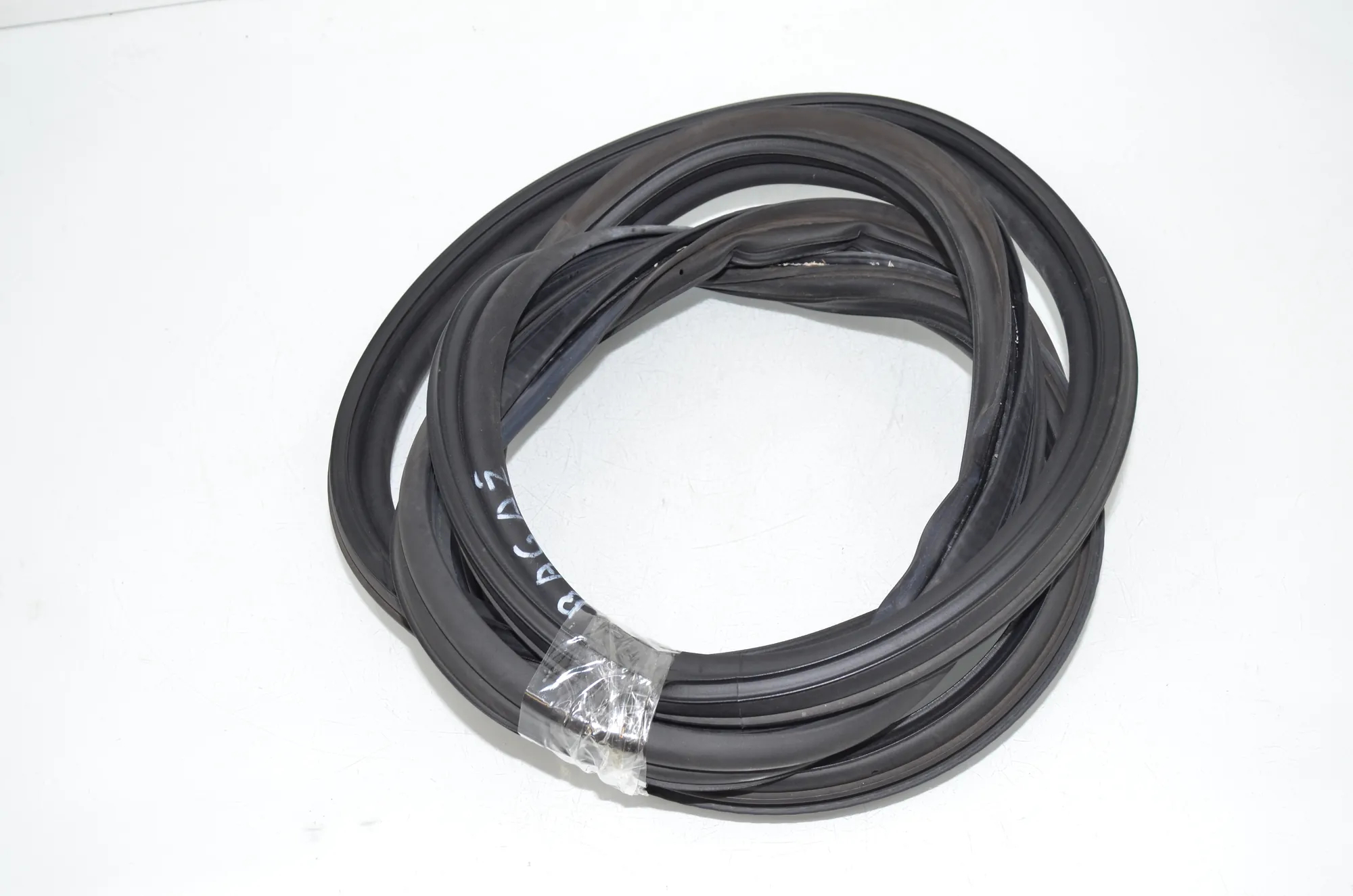 Tailgate Rubber Seal – OEM 8497196 · BMW 3 Touring (G21) BMW 3 Touring (G21) 320 d Mild-Hybrid 2023 – 2