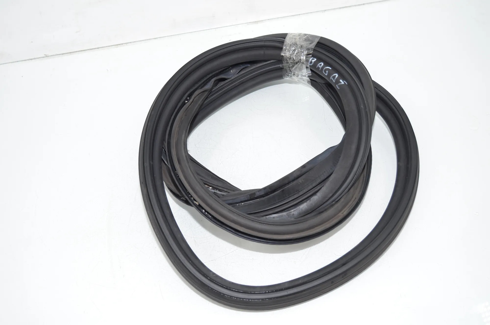 Tailgate Rubber Seal – OEM 8497196 · BMW 3 Touring (G21) BMW 3 Touring (G21) 320 d Mild-Hybrid 2023 – 4