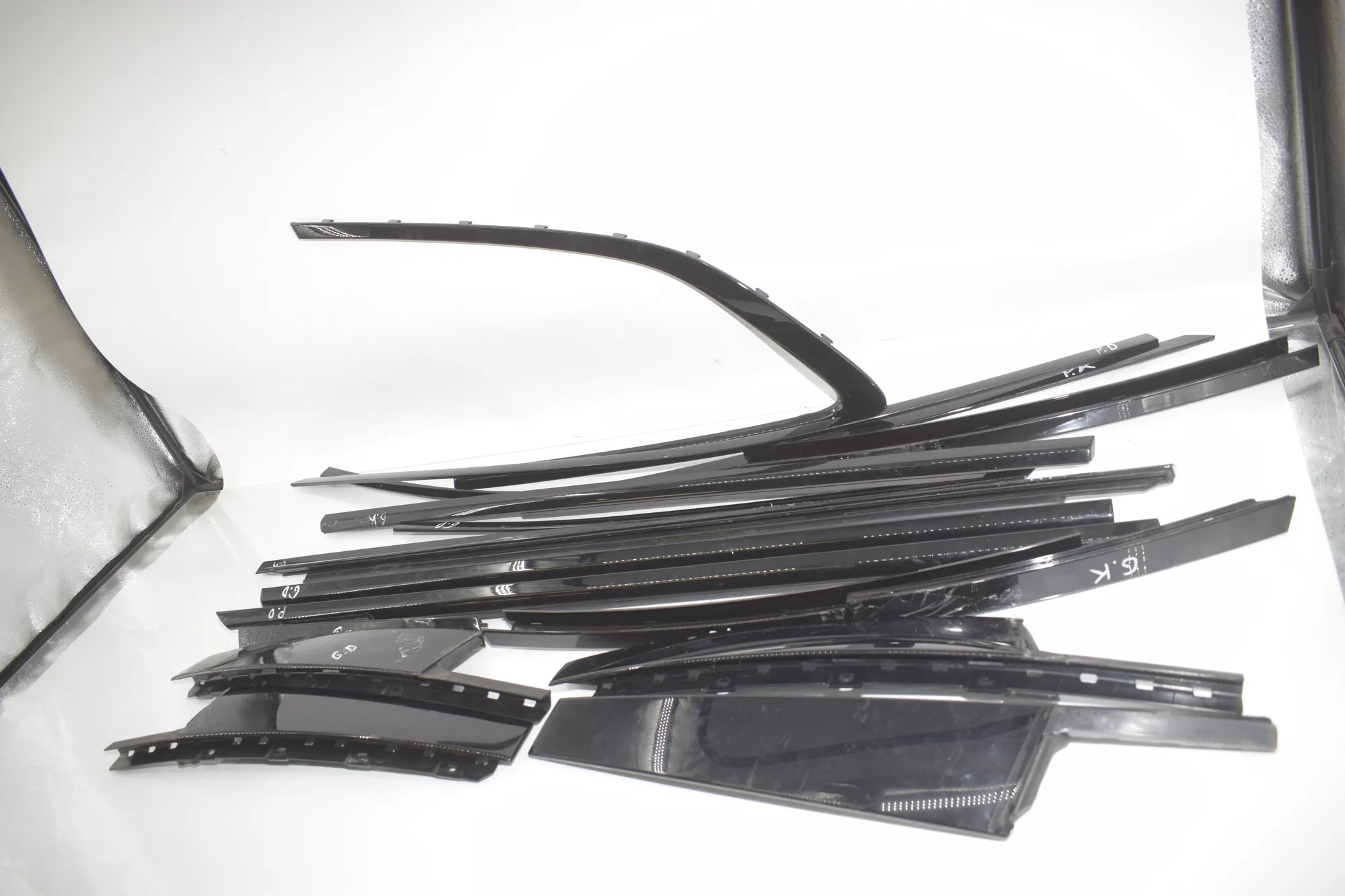 Exterior Trim Kit – OEM 7470033 · BMW 3 Touring (G21) BMW 3 Touring (G21) 320 d Mild-Hybrid 2023 – 2