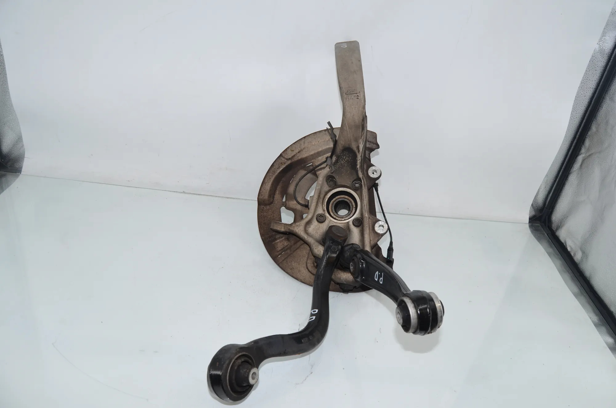 Front Right Wheel Hub – OEM 6869870 · BMW X5 (F15, F85) BMW X5 (F15, F85) M 2018 – 3