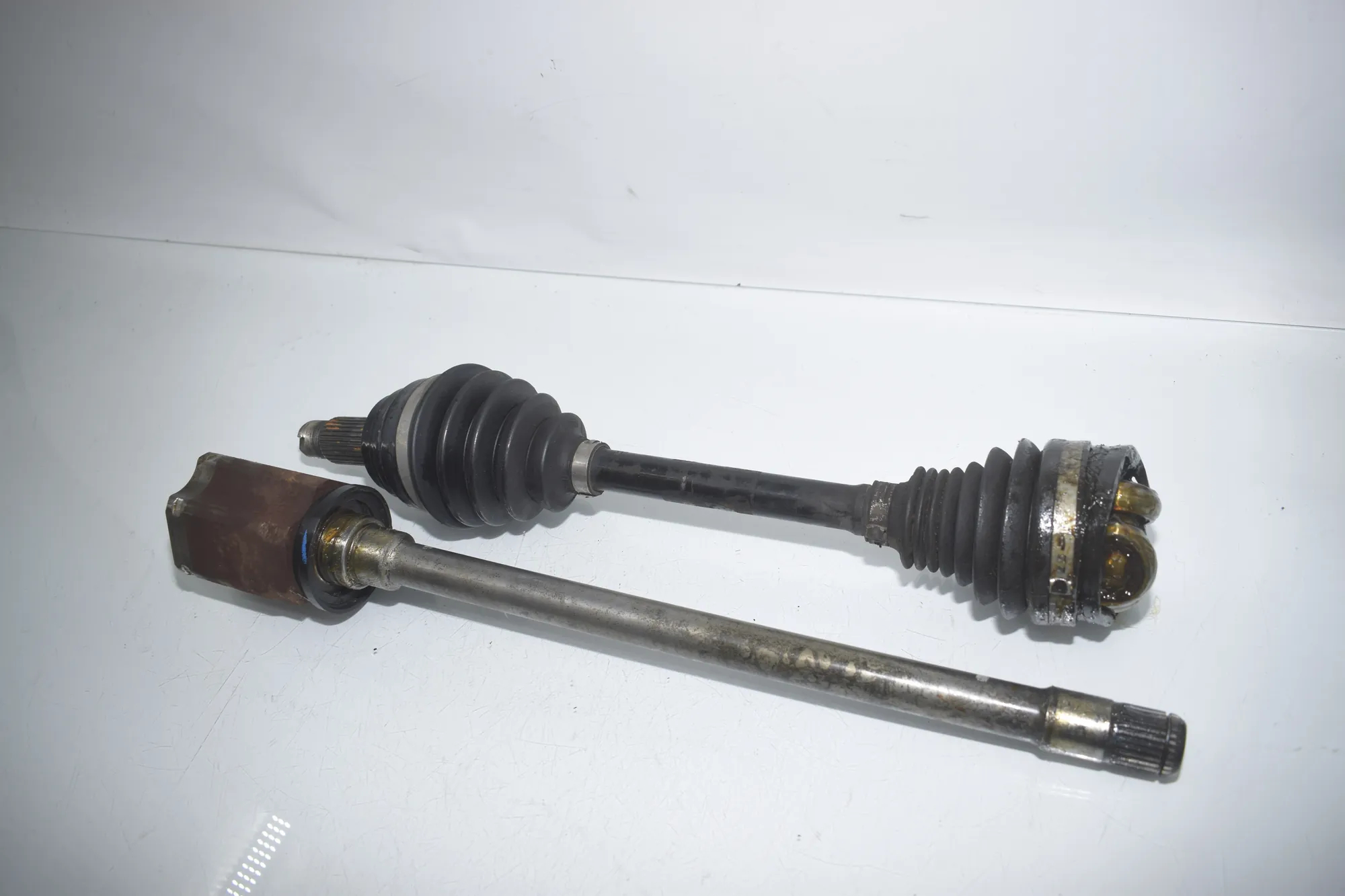 Front Right Driveshaft – OEM 7622884 · BMW X5 (F15, F85) BMW X5 (F15, F85) M 2018 – 4