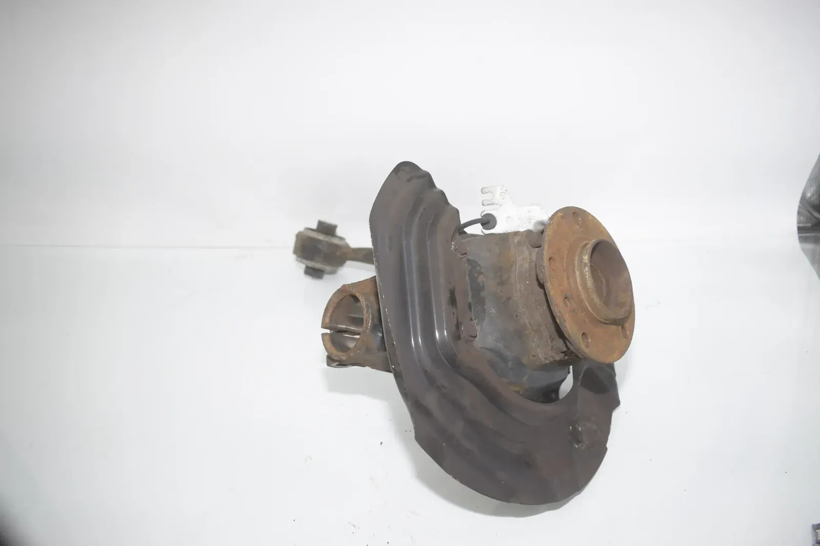 Front Left Wheel Hub – OEM 6855953 · BMW X3 (F25) BMW X3 (F25) xDrive 30 d 2012 – 2