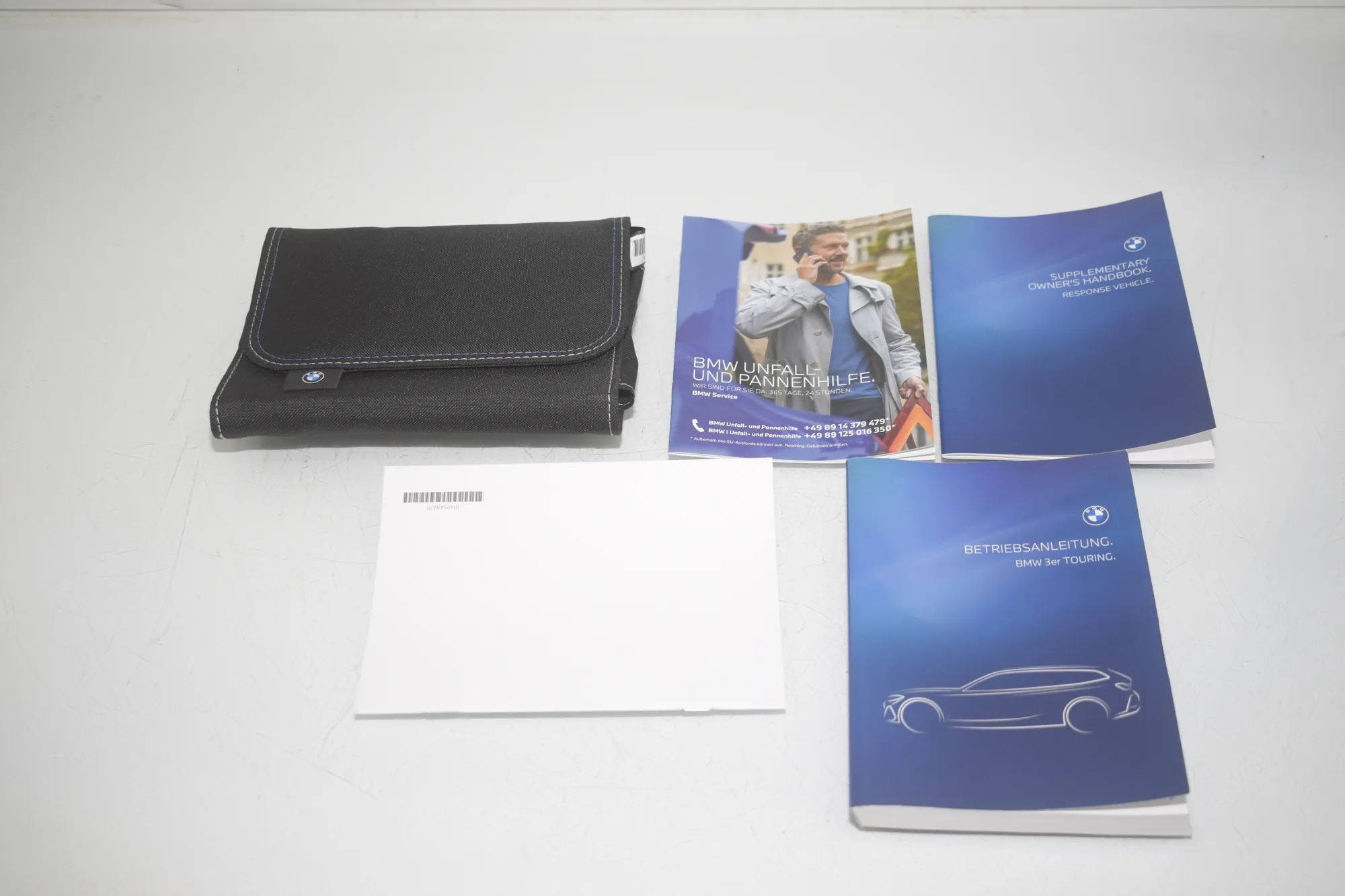 Manual Service Book – OEM 5A8A711 · BMW 3 Touring (G21) BMW 3 Touring (G21) 320 d Mild-Hybrid 2023