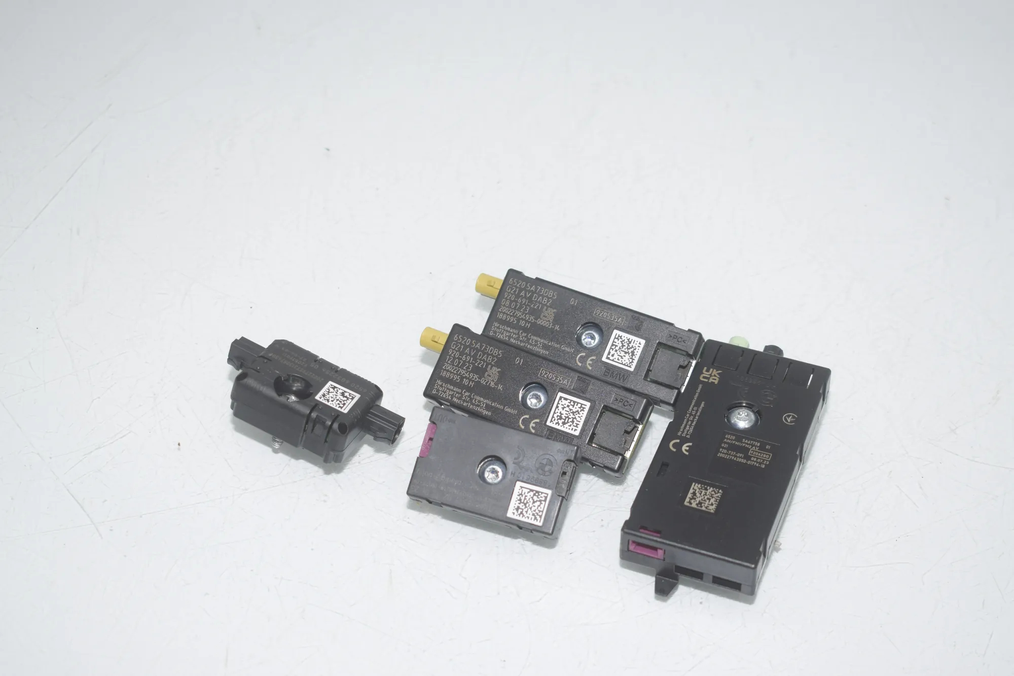 Antenna Amplifier – OEM 5A67758 · BMW 3 Touring (G21) BMW 3 Touring (G21) 320 d Mild-Hybrid 2023 – 3