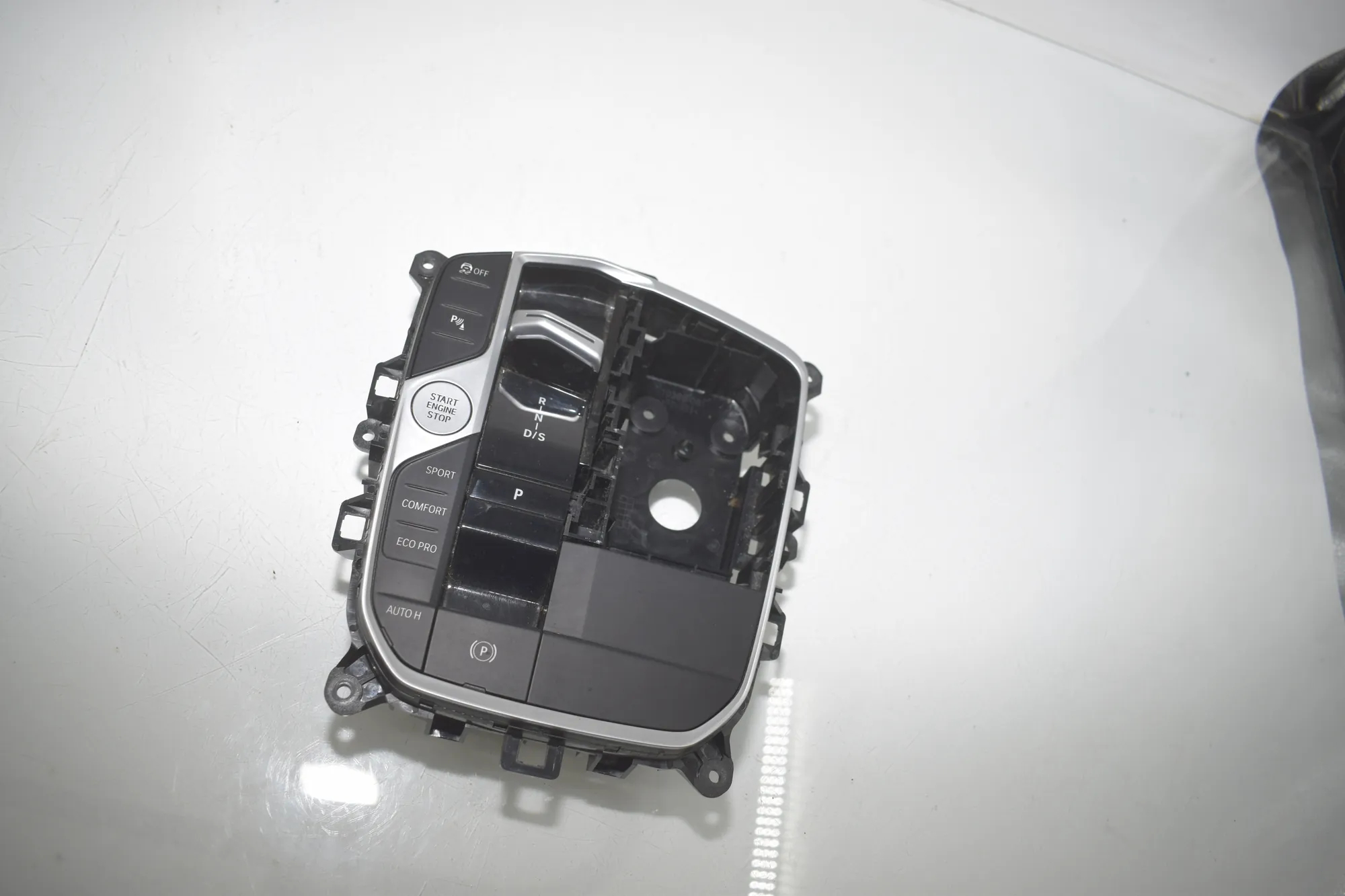 Gear Shifting Mechanism – OEM 5A6AEA0 · BMW 3 Touring (G21) BMW 3 Touring (G21) 320 d Mild-Hybrid 2023 – 5