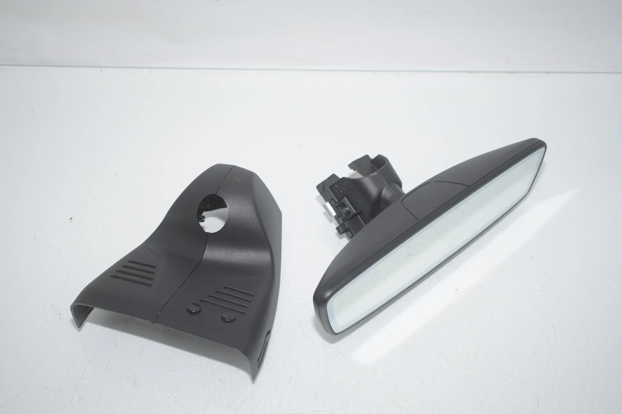 Interior Rear View Mirror – OEM 6830615 · BMW 3 Touring (G21) BMW 3 Touring (G21) 320 d Mild-Hybrid 2023