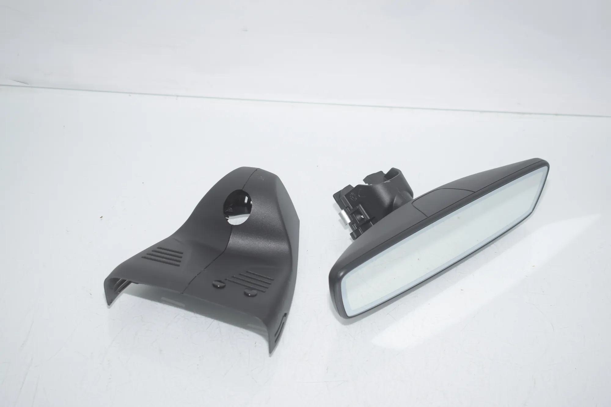 Interior Rear View Mirror – OEM 6830615 · BMW 3 Touring (G21) BMW 3 Touring (G21) 320 d Mild-Hybrid 2023 – 2