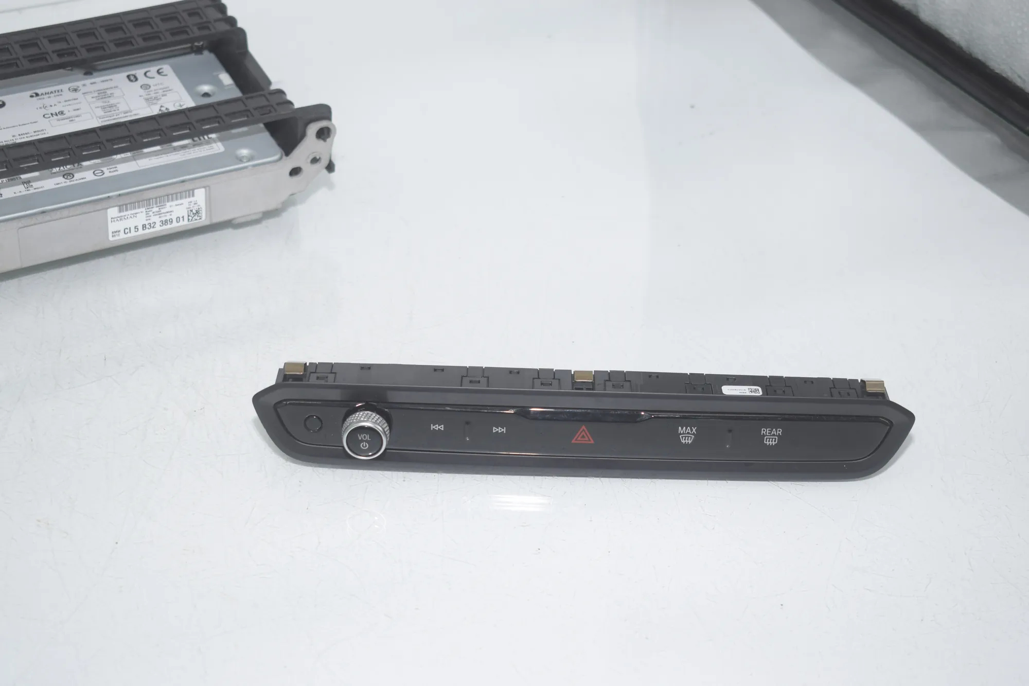Navigation Control Unit – OEM 5A371C4 · BMW 3 Touring (G21) BMW 3 Touring (G21) 320 d Mild-Hybrid 2023 – 6