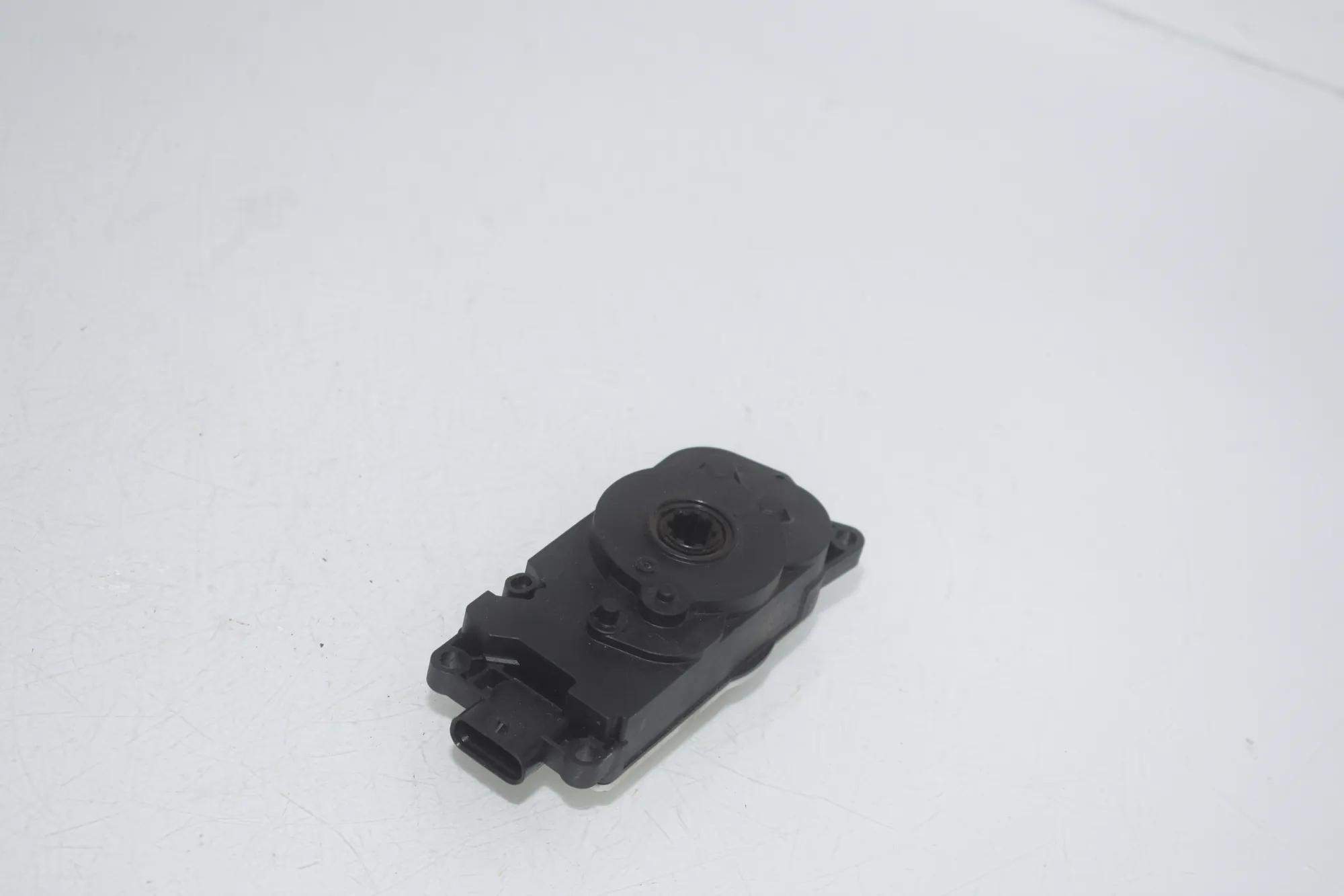 Air Flap Motor – OEM 9881646 · BMW 3 Touring (G21) BMW 3 Touring (G21) 320 d Mild-Hybrid 2023 – 3