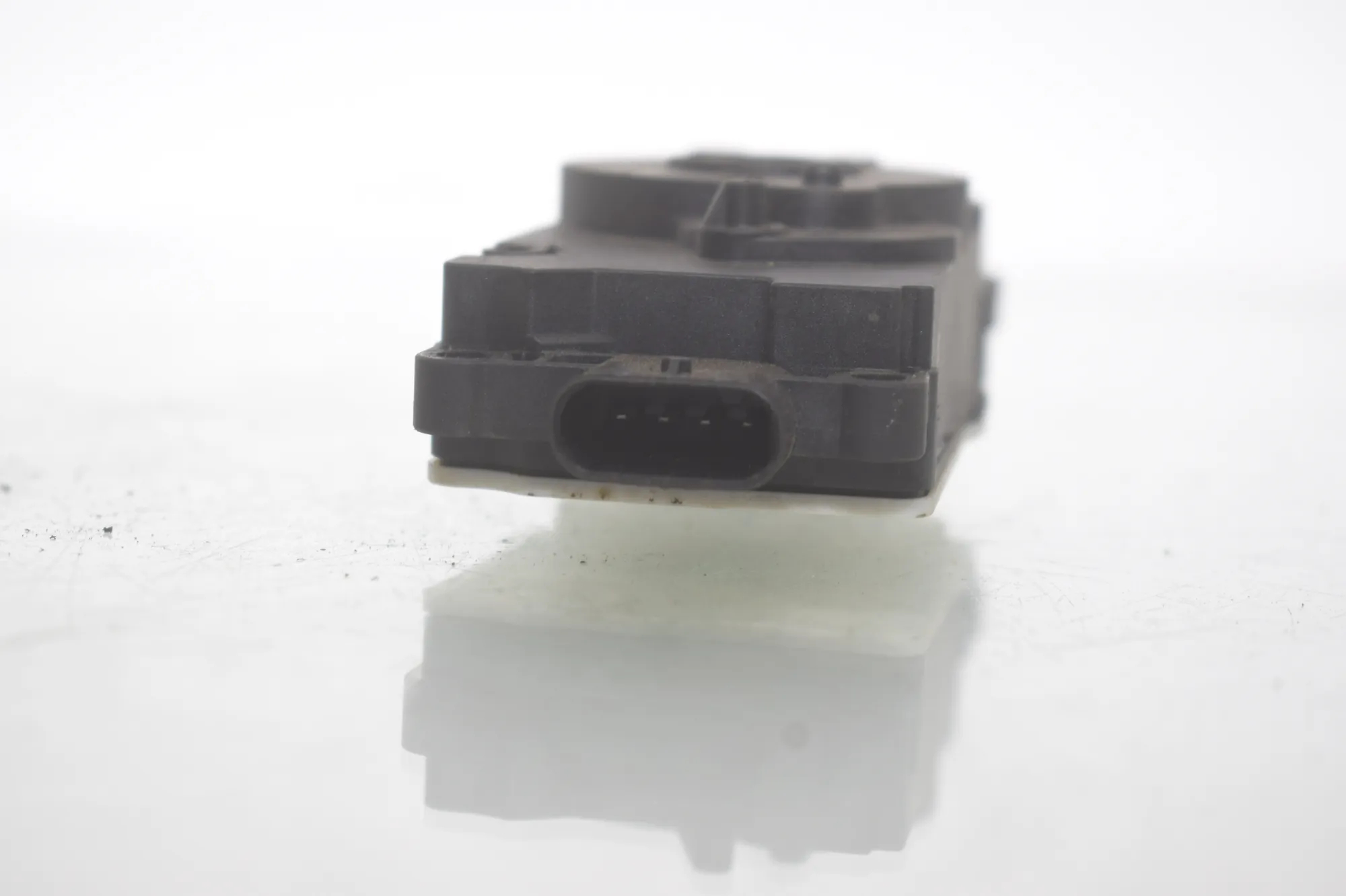 Air Flap Motor – OEM 9881646 · BMW 3 Touring (G21) BMW 3 Touring (G21) 320 d Mild-Hybrid 2023 – 4