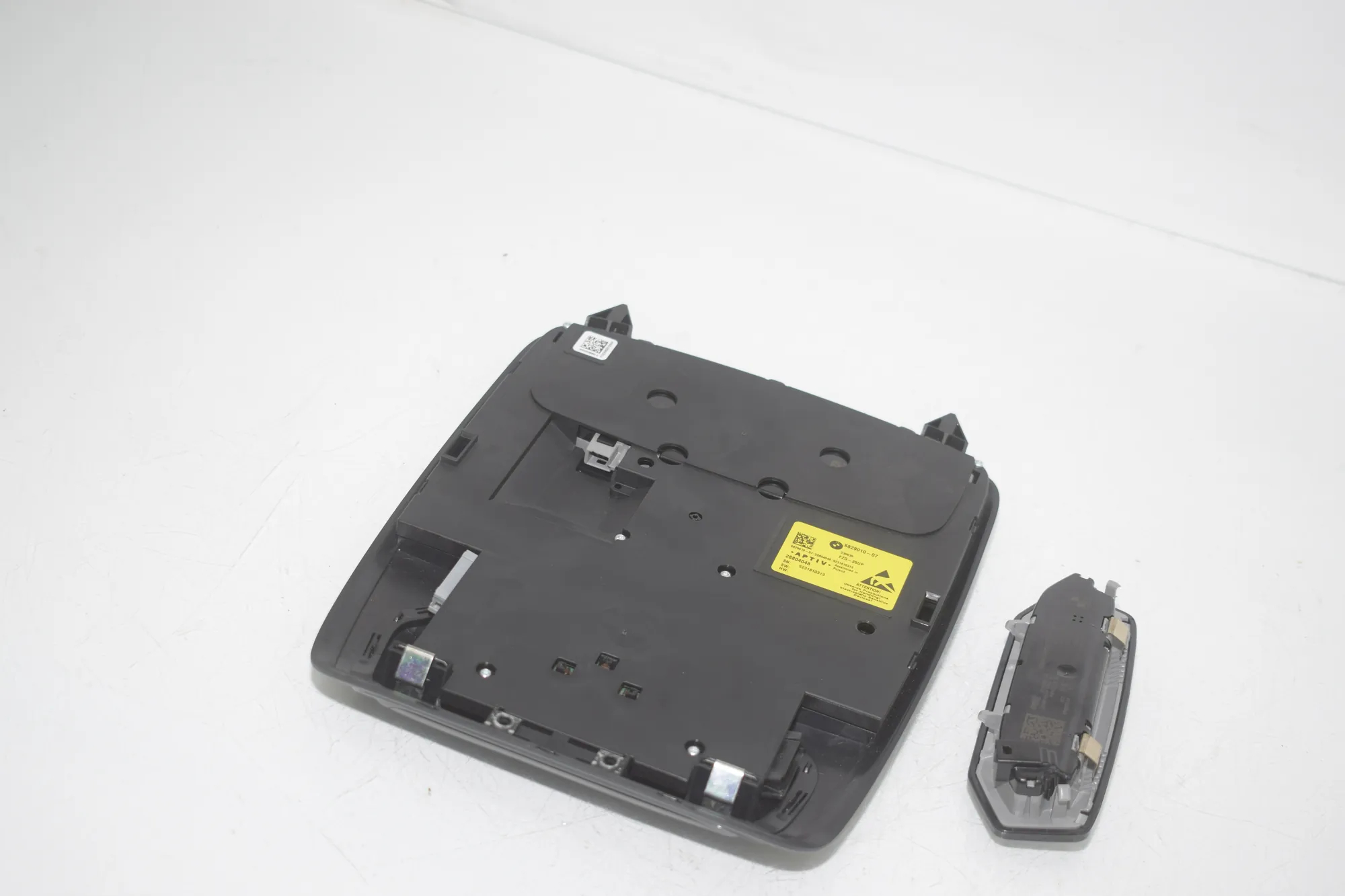 Interior Lighting – OEM 6829010 · BMW 3 Touring (G21) BMW 3 Touring (G21) 320 d Mild-Hybrid 2023 – 4