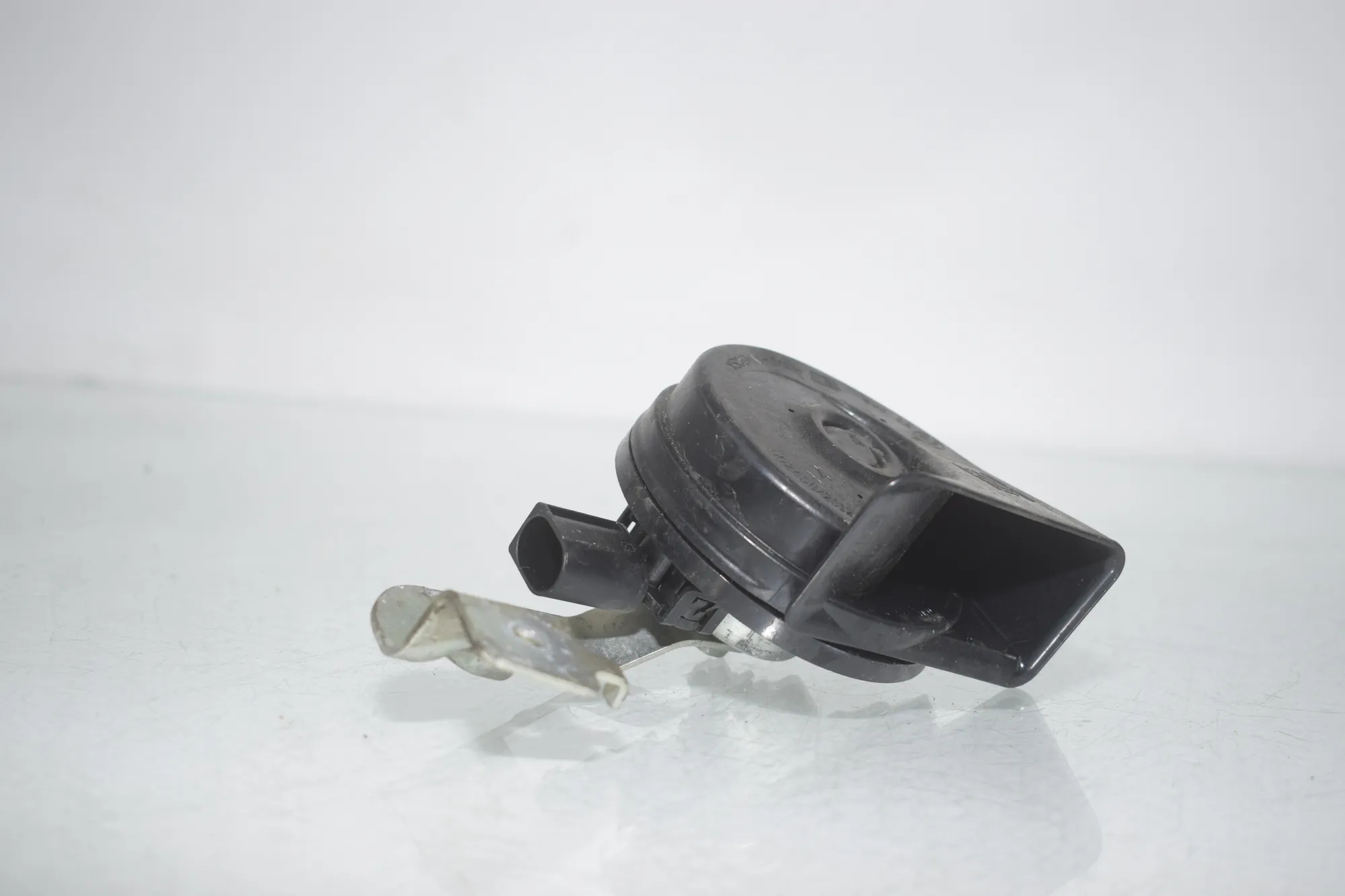 Horn Signal – OEM 7492206 · BMW 3 Touring (G21) BMW 3 Touring (G21) 320 d Mild-Hybrid 2023 – 3