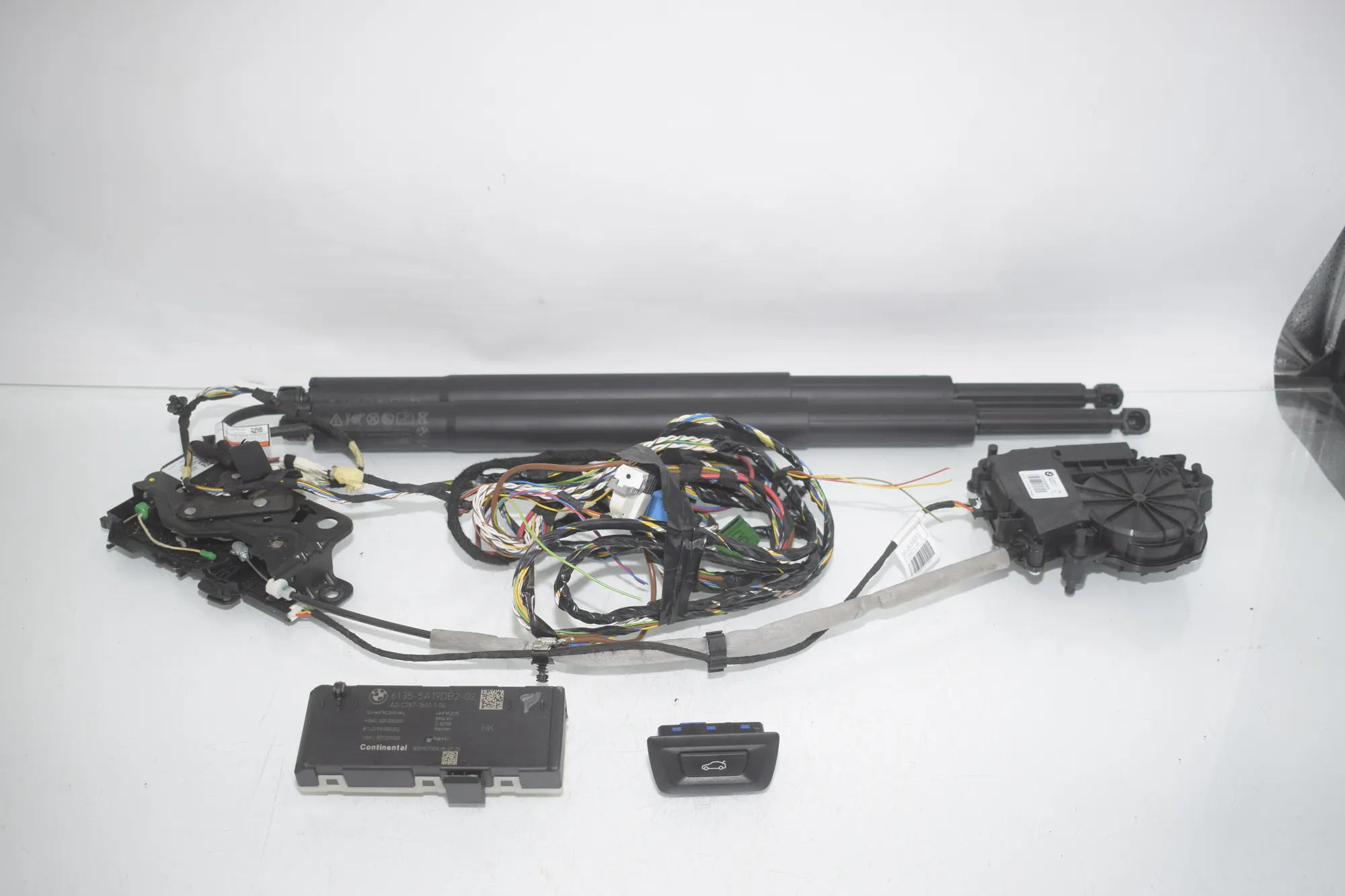 Electric Tailgate Opening Kit – OEM 5A19DB2 · BMW 3 Touring (G21) BMW 3 Touring (G21) 320 d Mild-Hybrid 2023