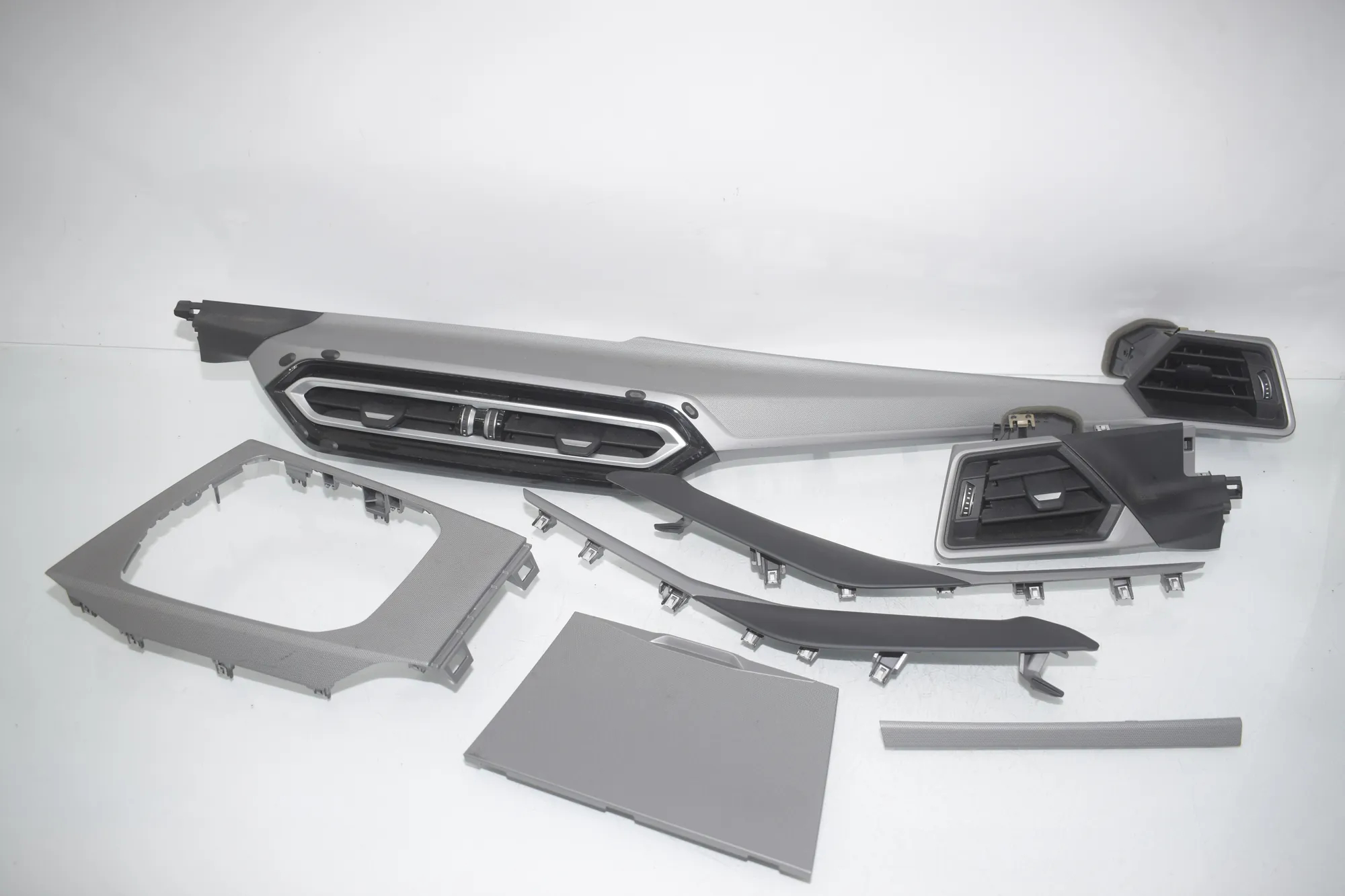 Interior Trim Strips Kit – OEM 6805796 · BMW 3 Touring (G21) BMW 3 Touring (G21) 320 d Mild-Hybrid 2023 – 3