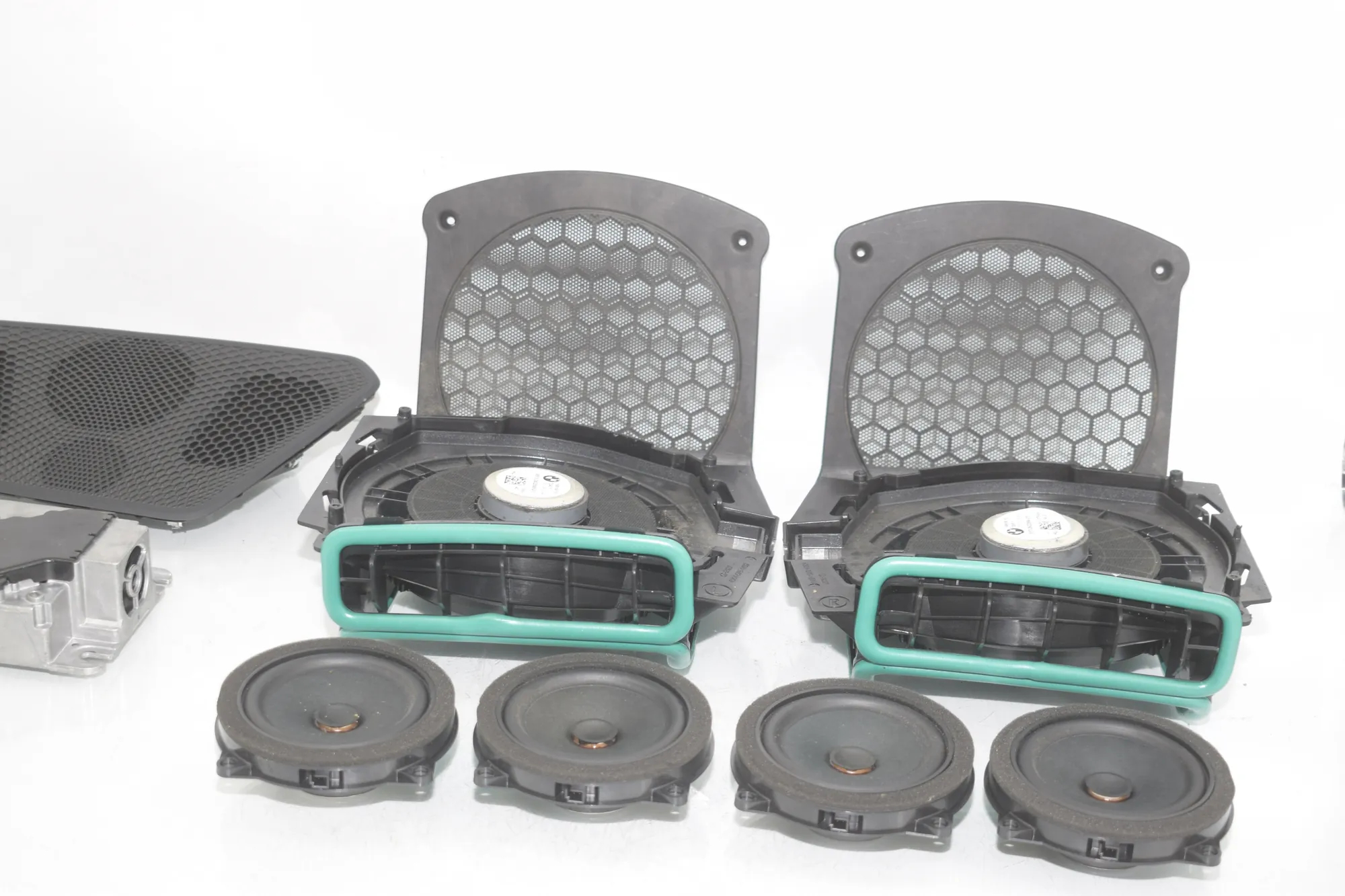 Sound Audio System Set – OEM 2622565 · BMW 3 Touring (G21) BMW 3 Touring (G21) 320 d Mild-Hybrid 2023 – 4