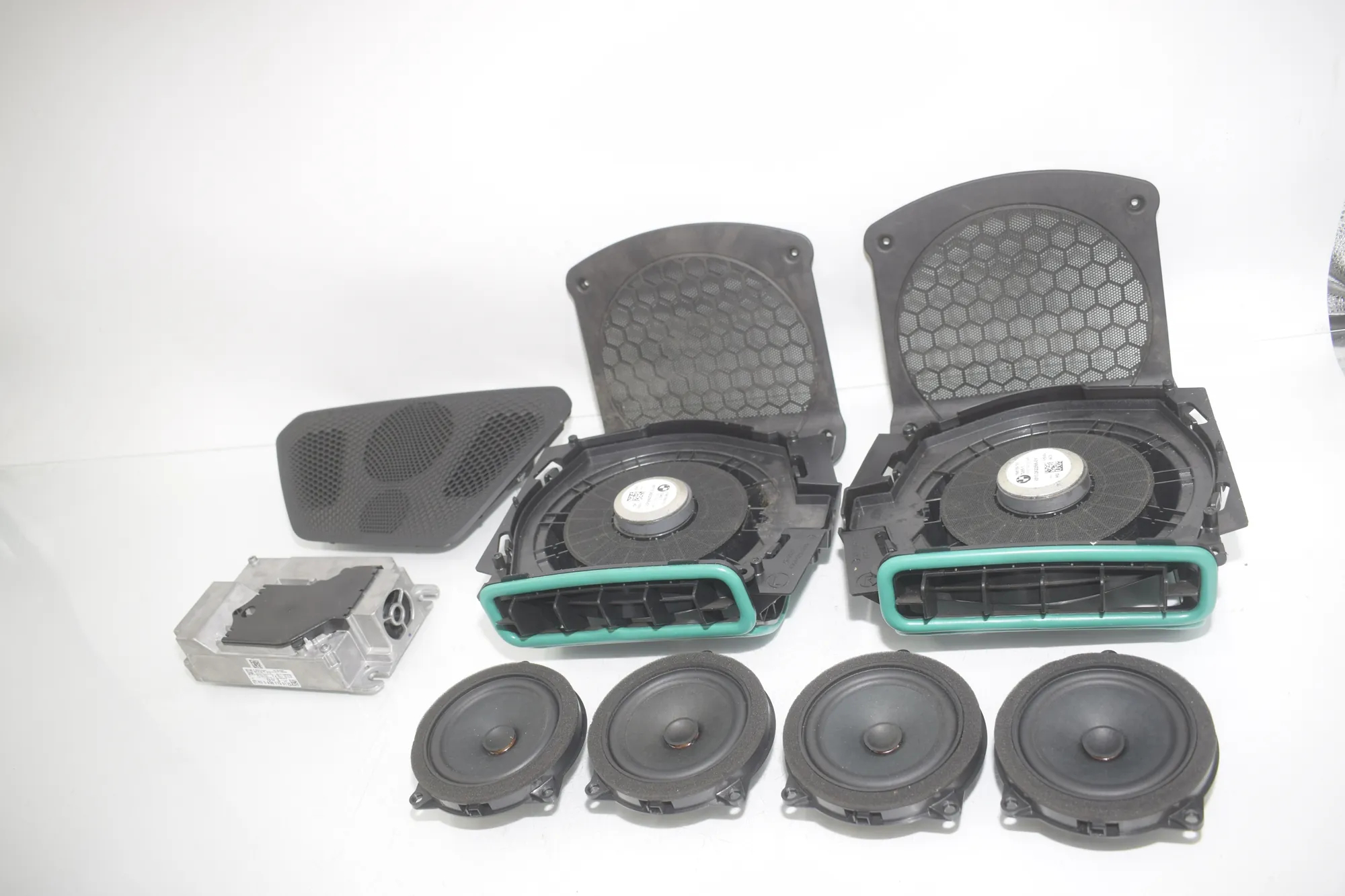 Sound Audio System Set – OEM 2622565 · BMW 3 Touring (G21) BMW 3 Touring (G21) 320 d Mild-Hybrid 2023 – 2