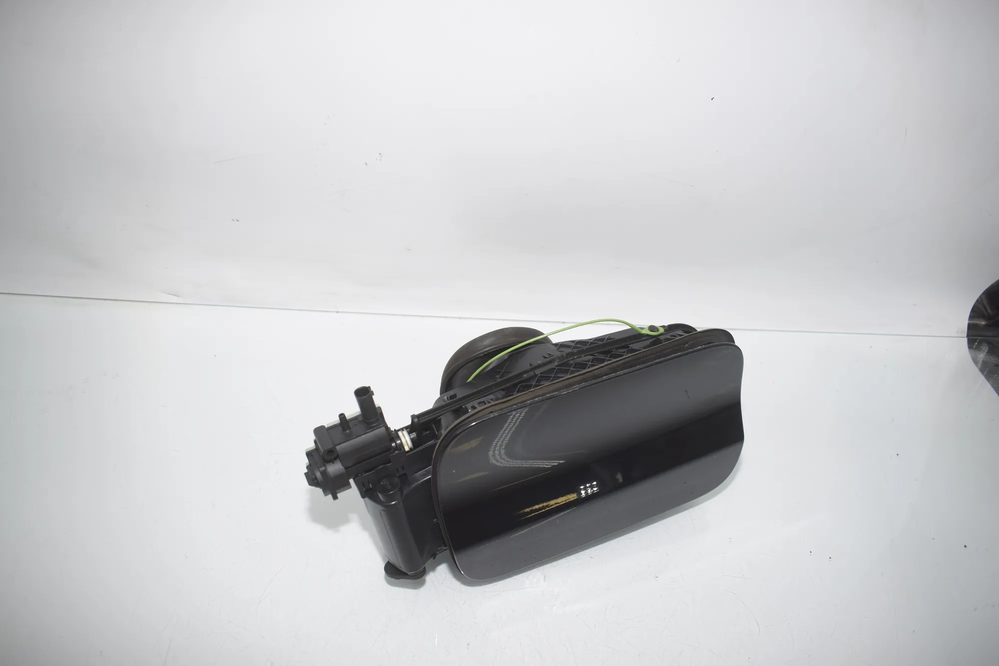 Fuel Tank Flap Cap – OEM 7238086 · BMW X3 (F25) BMW X3 (F25) xDrive 30 d 2012 – 2