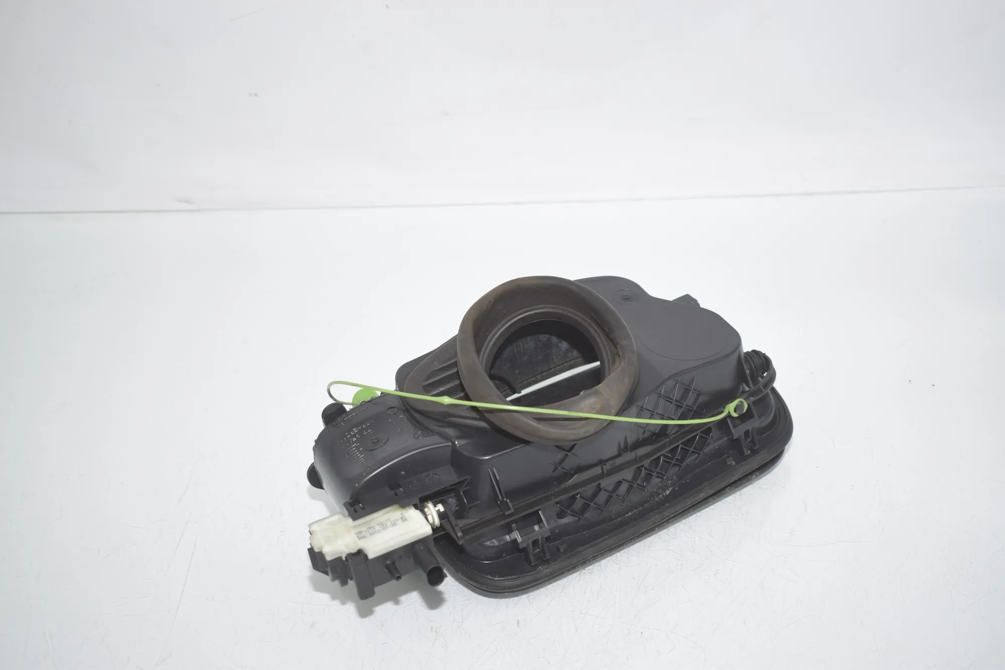 Fuel Tank Flap Cap – OEM 7238086 · BMW X3 (F25) BMW X3 (F25) xDrive 30 d 2012 – 4