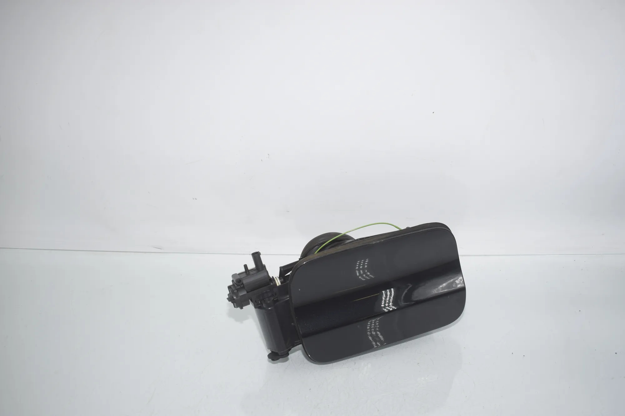 Fuel Tank Flap Cap – OEM 7238086 · BMW X3 (F25) BMW X3 (F25) xDrive 30 d 2012