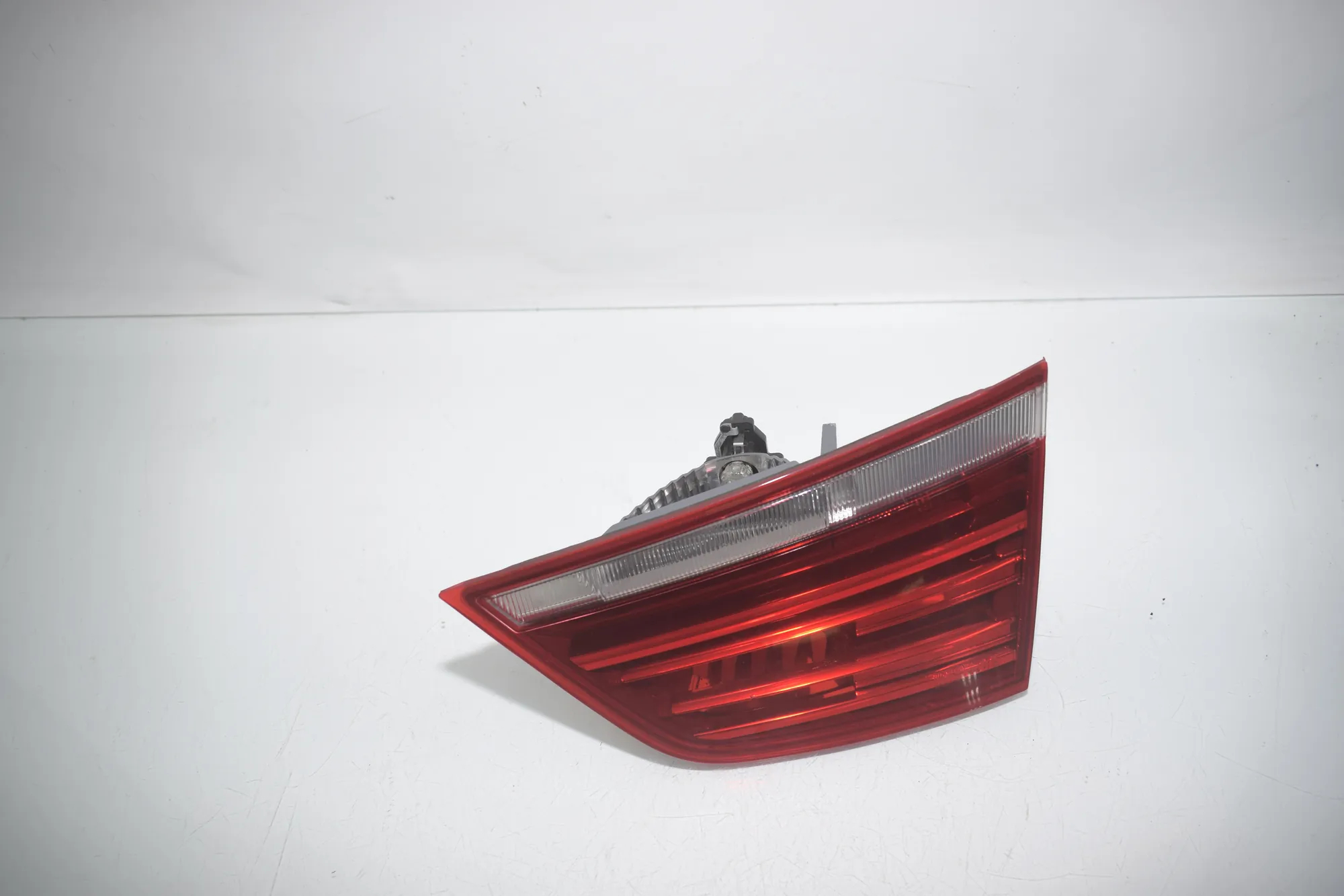Right Side Tailgate Tail Light – OEM 7217310 · BMW X3 (F25) BMW X3 (F25) xDrive 30 d 2012 – 3