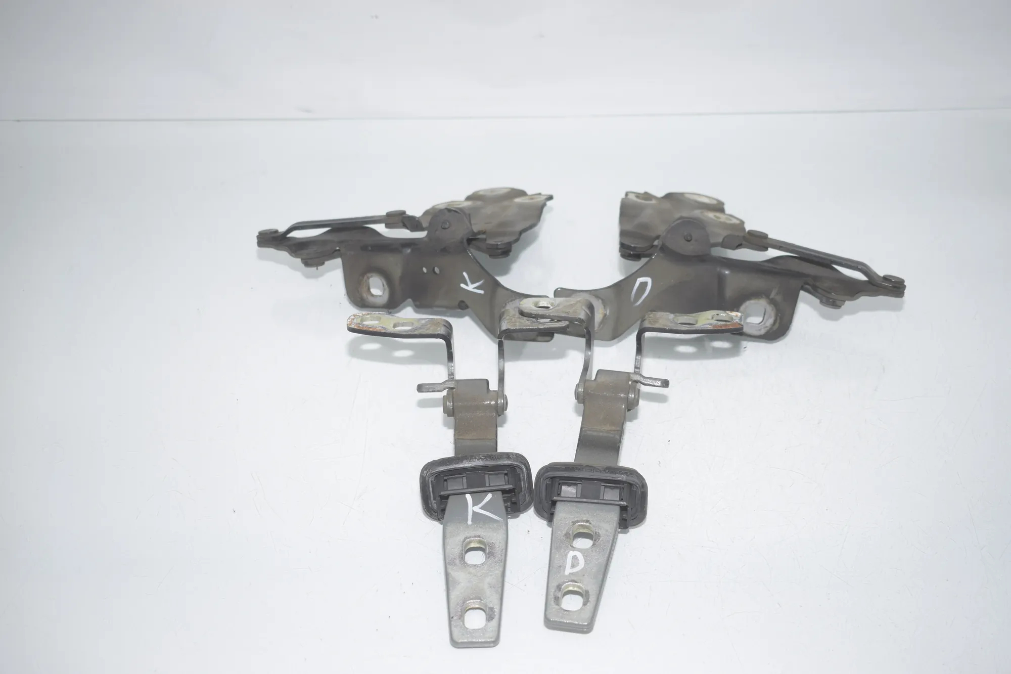 Bonnet Hood Hinge Set – OEM 7210729 · BMW X3 (F25) BMW X3 (F25) xDrive 30 d 2012 – 5