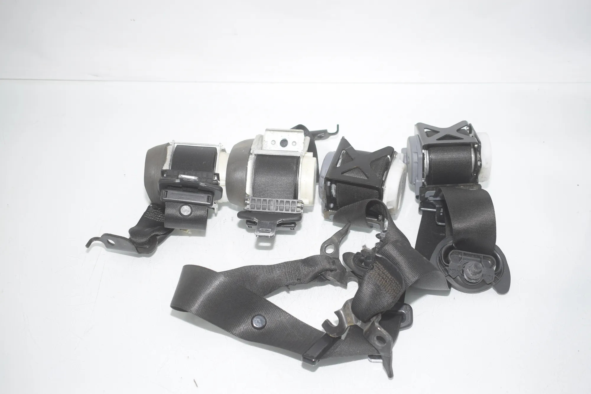 Rear Left Seatbelt – OEM 7258445 · BMW X3 (F25) BMW X3 (F25) xDrive 30 d 2012