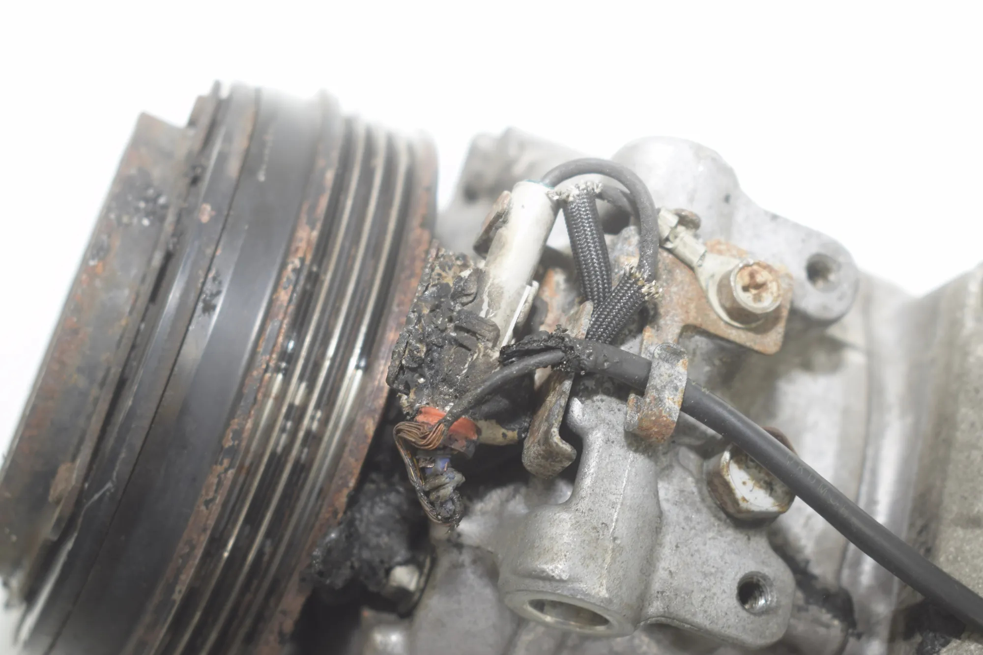 Air Condition A/C Pump – OEM 9154072 · BMW 7 (F01, F02) BMW 7 (F01, F02) 750 i 2010 – 4