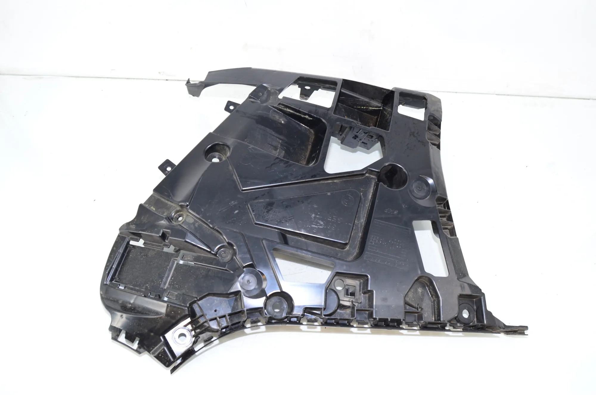Rear Left Bumper Bracket – OEM 5A1CC65 · BMW 3 Touring (G21) (2019 - -) 320 d Mild-Hybrid 2024 – 2