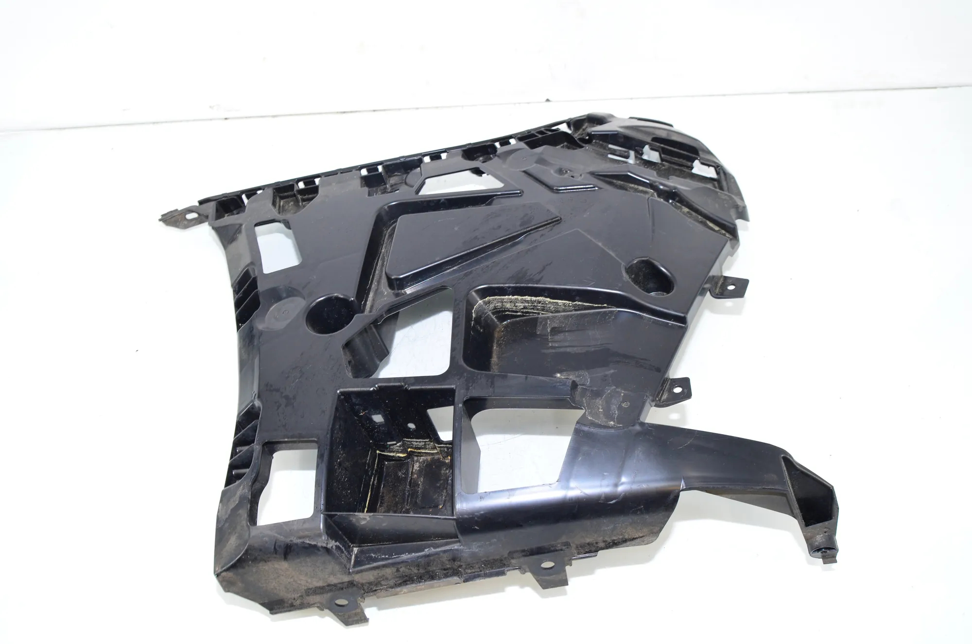Rear Left Bumper Bracket – OEM 5A1CC65 · BMW 3 Touring (G21) (2019 - -) 320 d Mild-Hybrid 2024