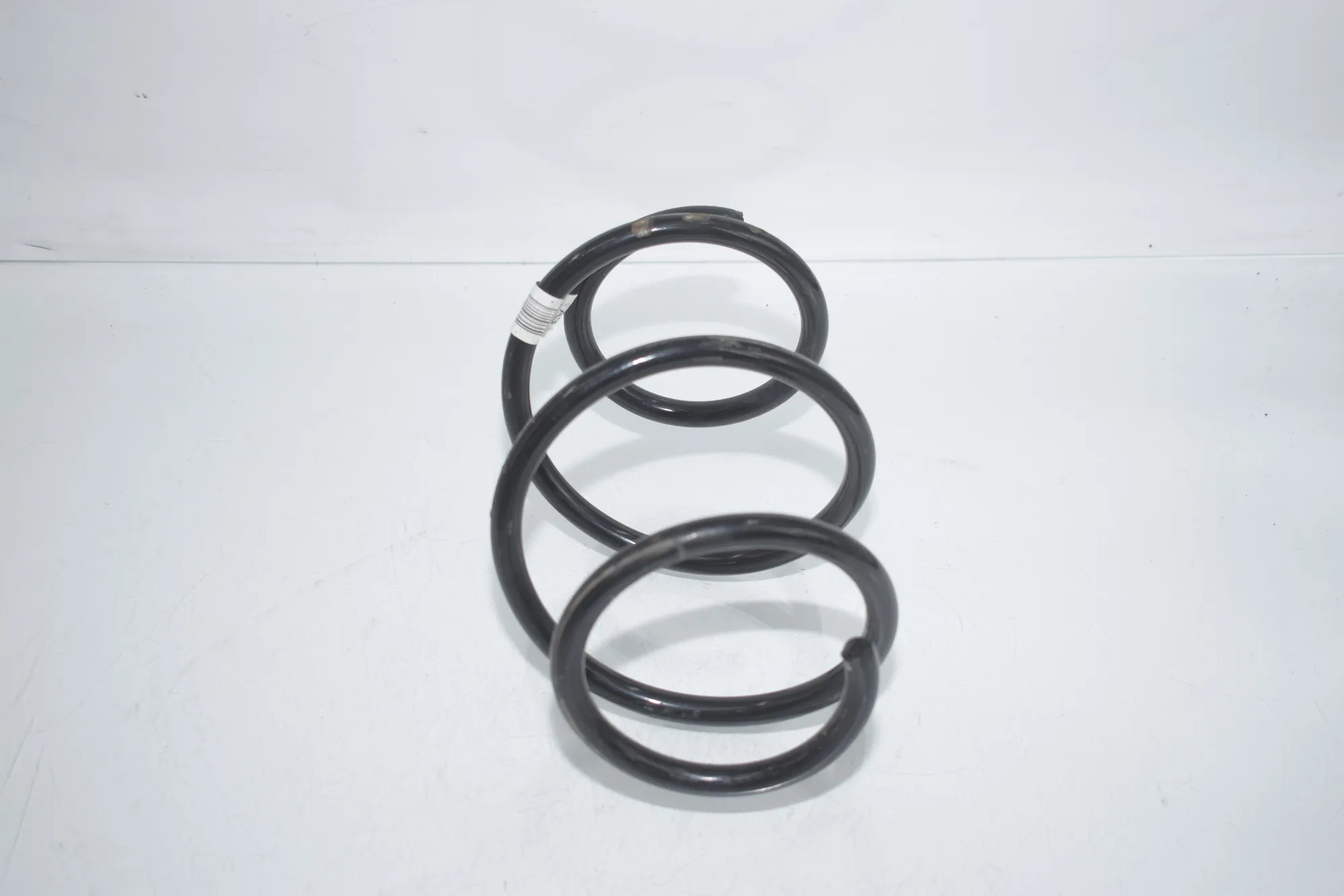 Front Left Coil Spring – OEM 6890978 · BMW 3 Touring (G21) BMW 3 Touring (G21) 320 i 2023