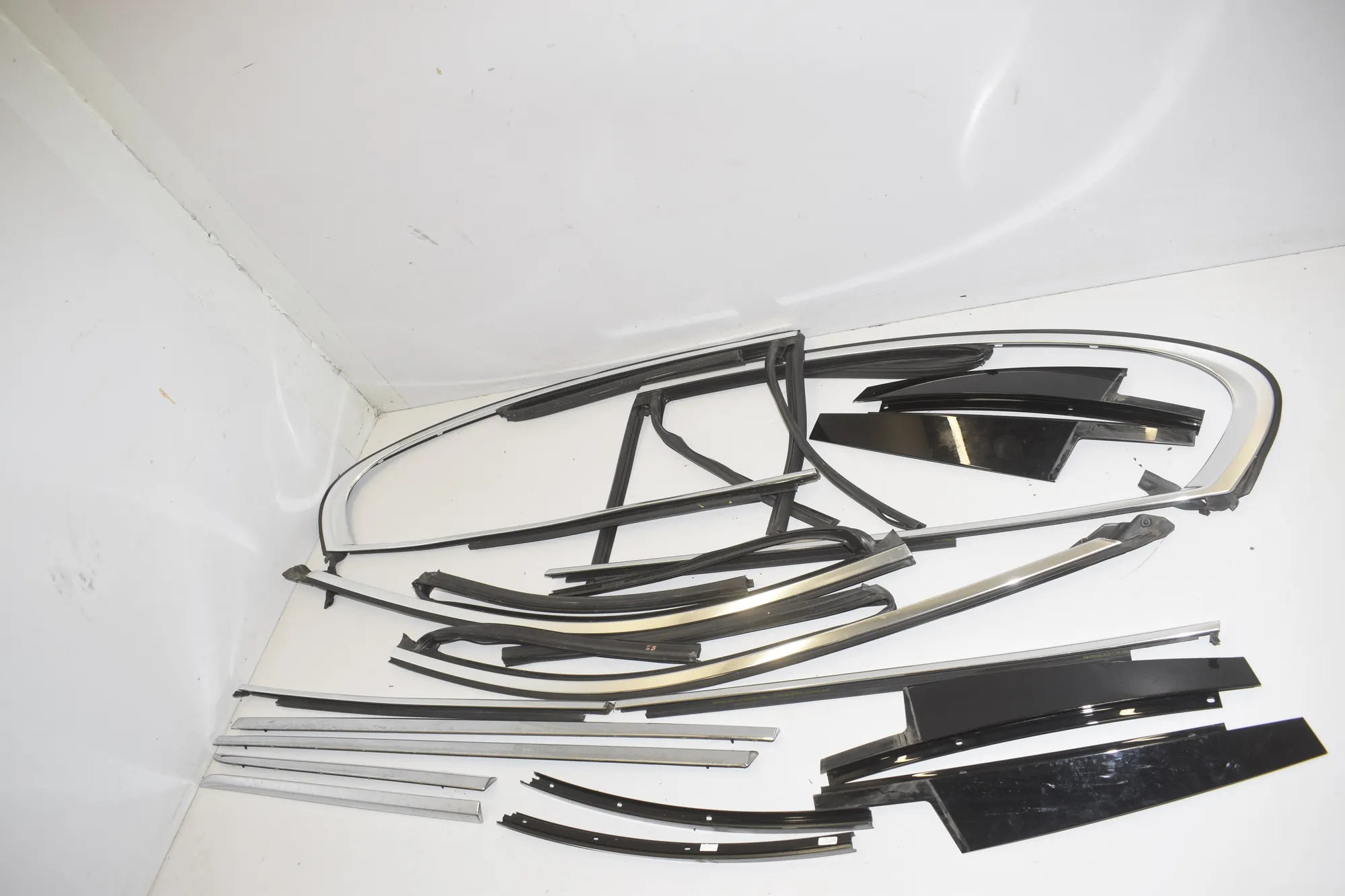 Exterior Trim Kit – OEM 7369883 · BMW 7 (G11, G12) 750 d, Ld xDrive 2016 – 2
