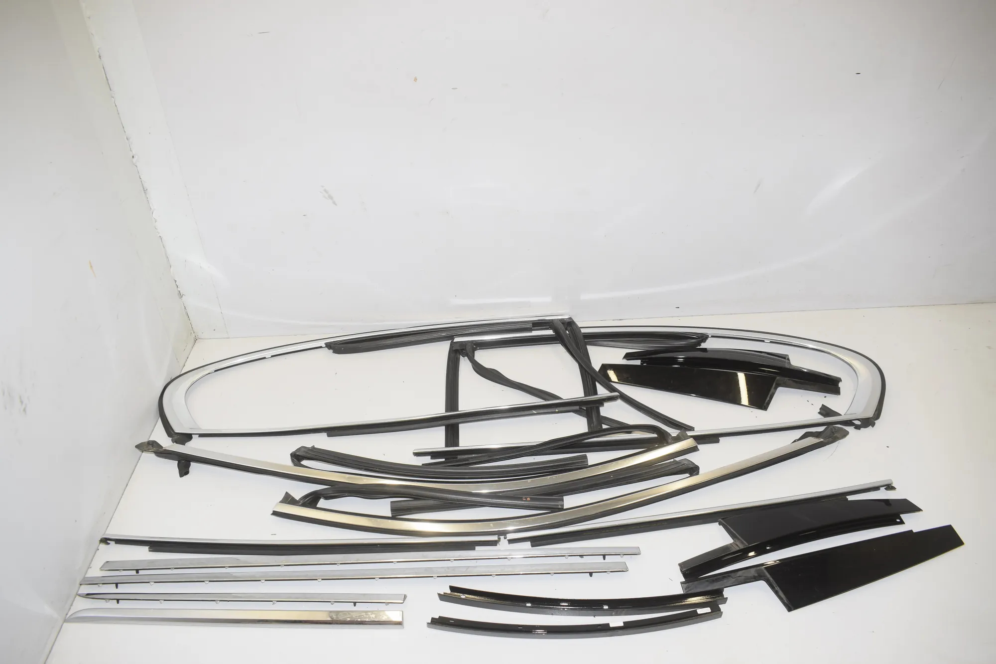 Exterior Trim Kit – OEM 7369883 · BMW 7 (G11, G12) 750 d, Ld xDrive 2016