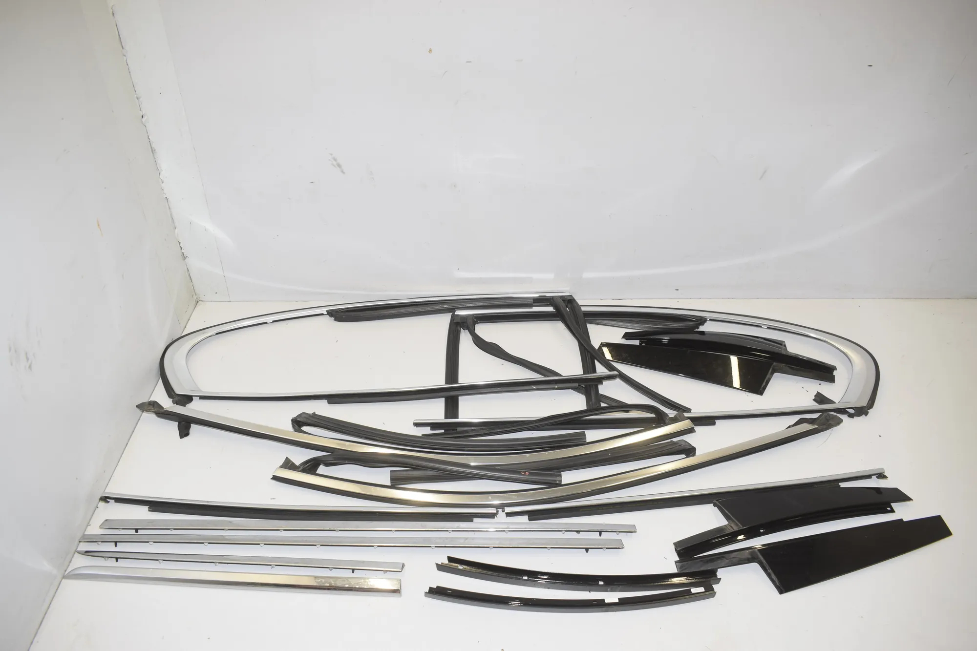 Exterior Trim Kit – OEM 7369883 · BMW 7 (G11, G12) 750 d, Ld xDrive 2016 – 3