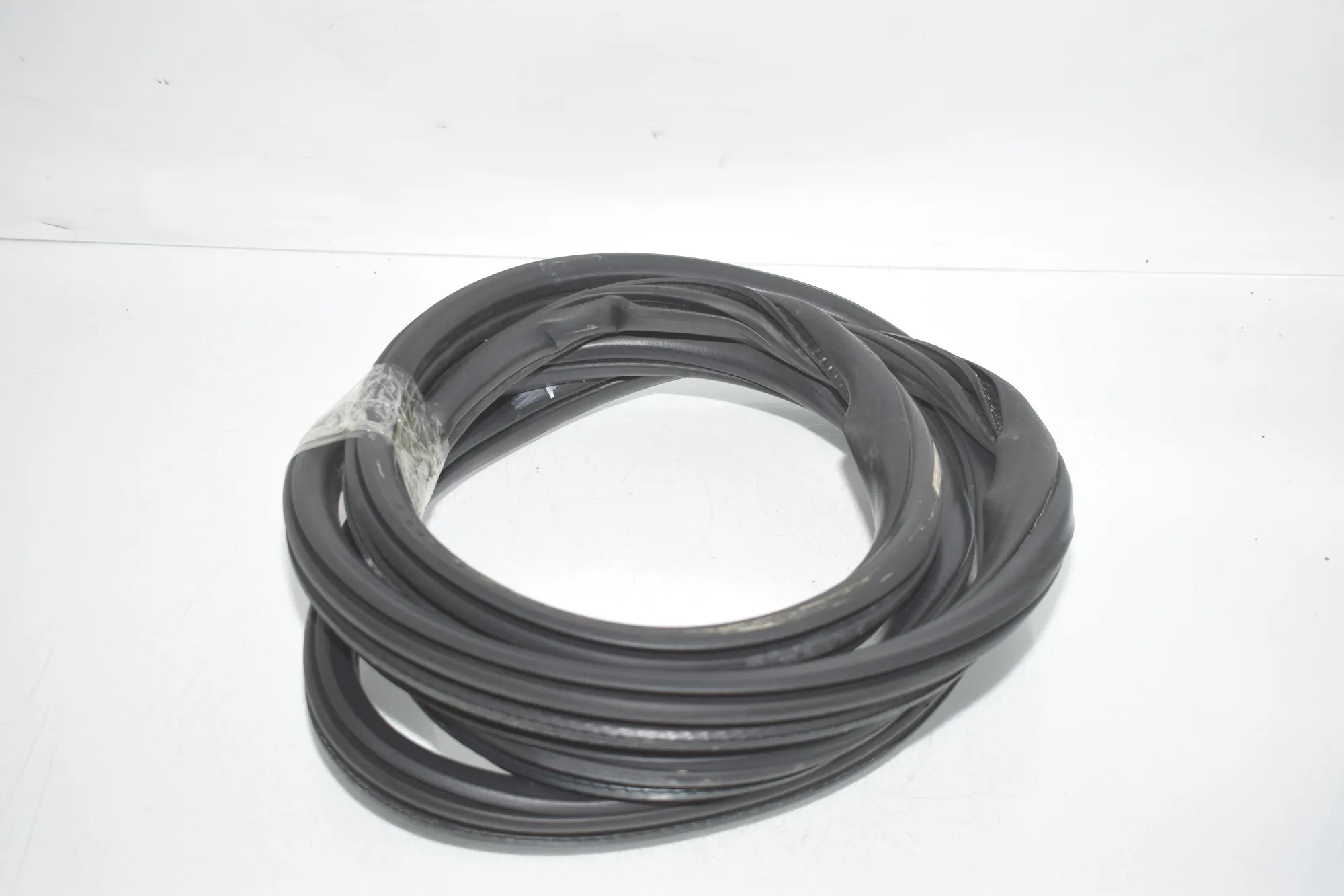 Front Right Door Seal Rubber – OEM 7300242 · BMW X3 (F25) BMW X3 (F25) xDrive 30 d 2012