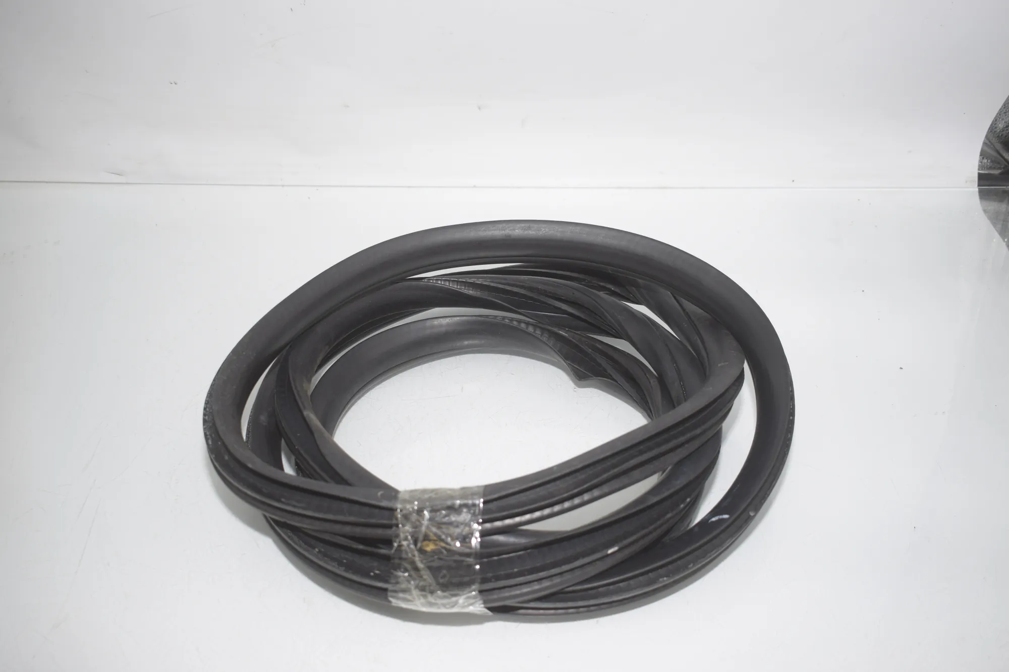 Front Right Door Seal Rubber – OEM 7300242 · BMW X3 (F25) BMW X3 (F25) xDrive 30 d 2012 – 3