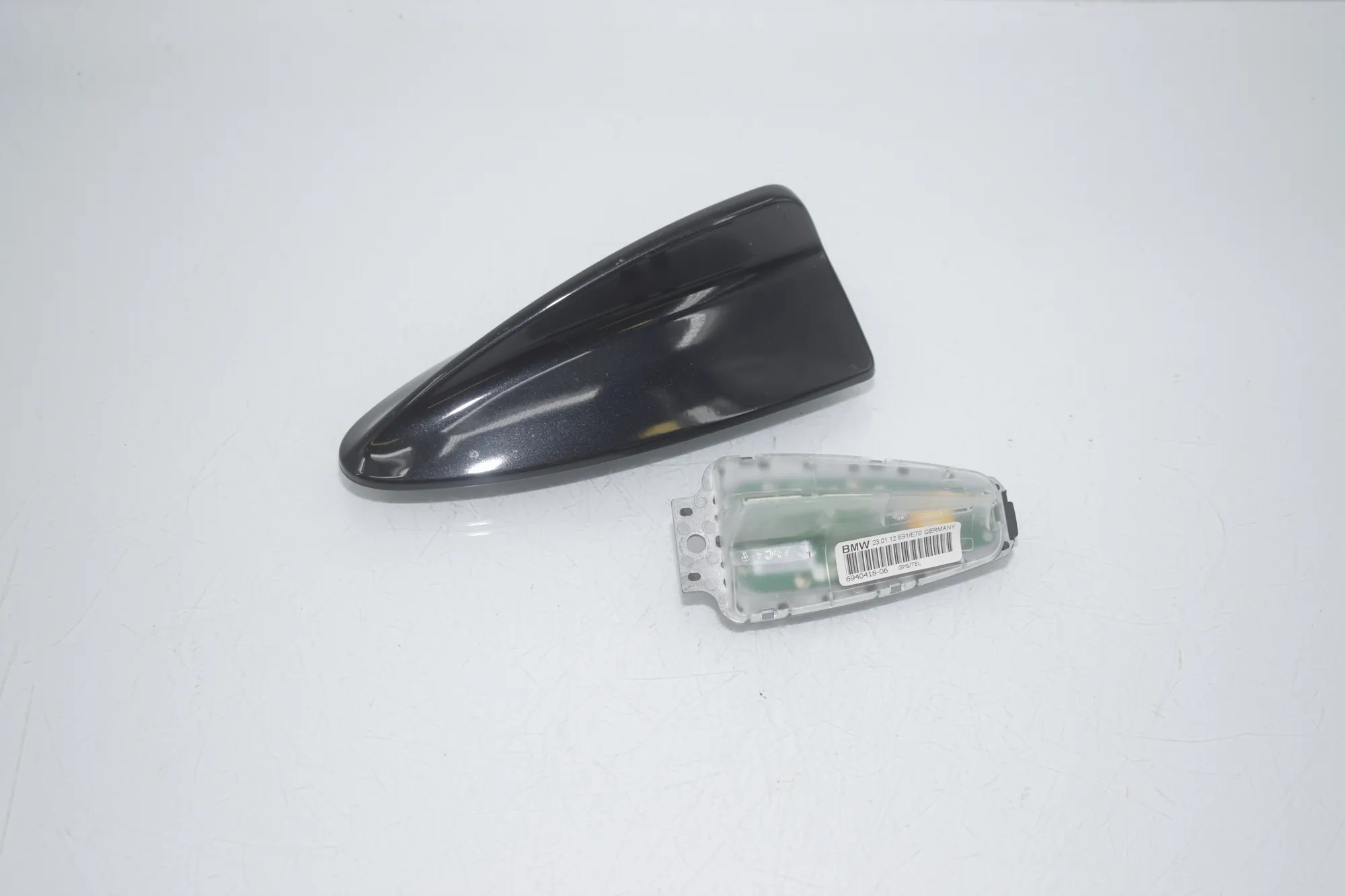 Antenna Trim – OEM 6982665 · BMW X3 (F25) BMW X3 (F25) xDrive 30 d 2012
