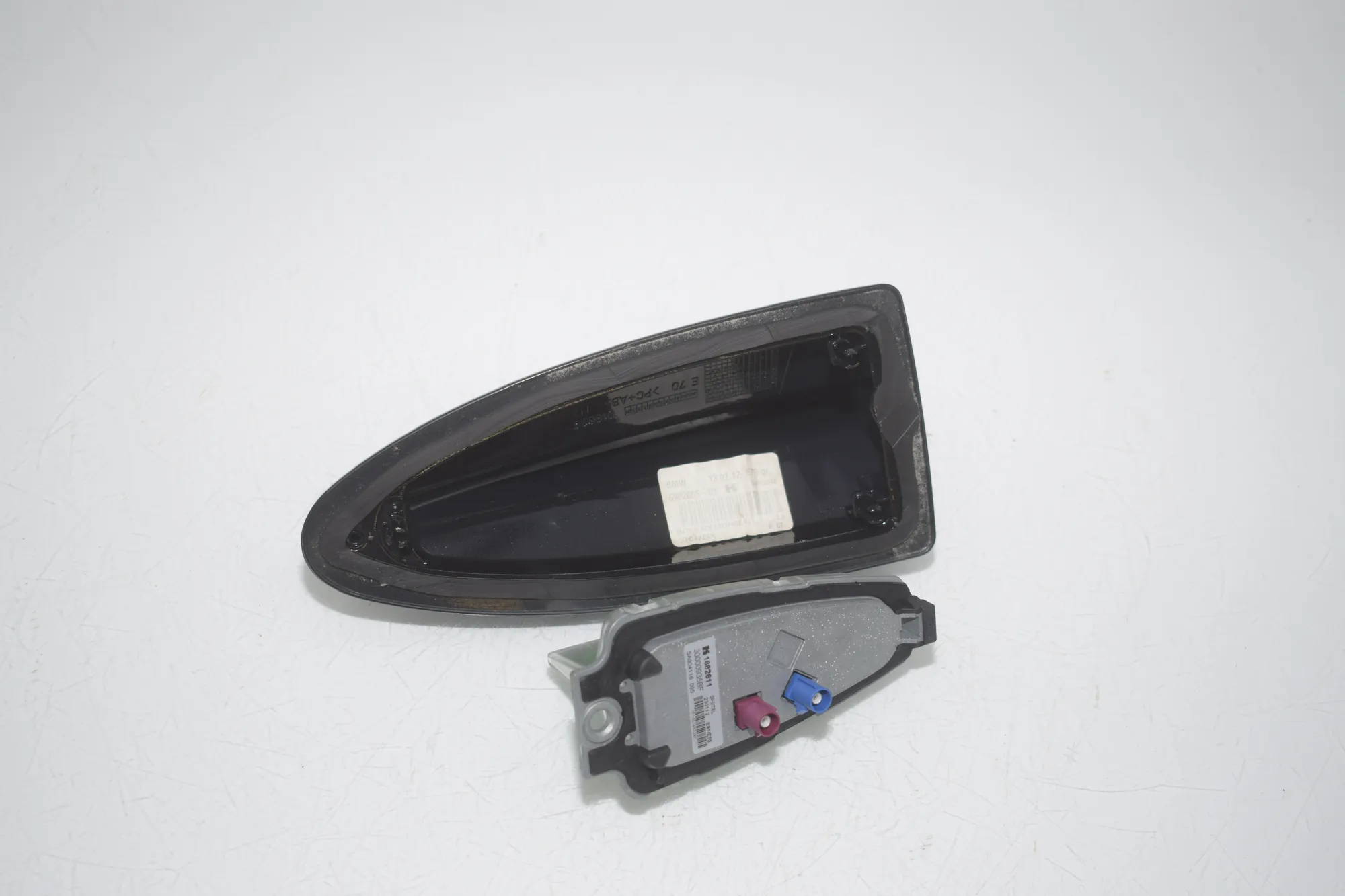 Antenna Trim – OEM 6982665 · BMW X3 (F25) BMW X3 (F25) xDrive 30 d 2012 – 3