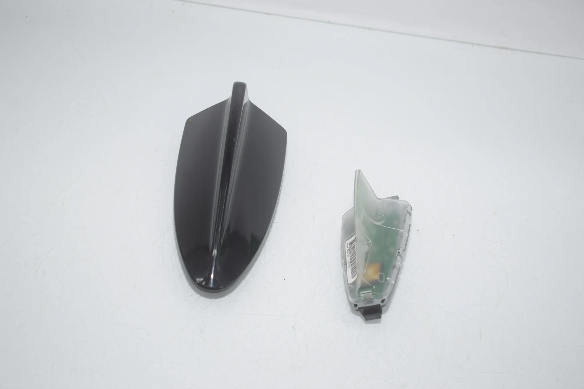 Antenna Trim – OEM 6982665 · BMW X3 (F25) BMW X3 (F25) xDrive 30 d 2012 – 2