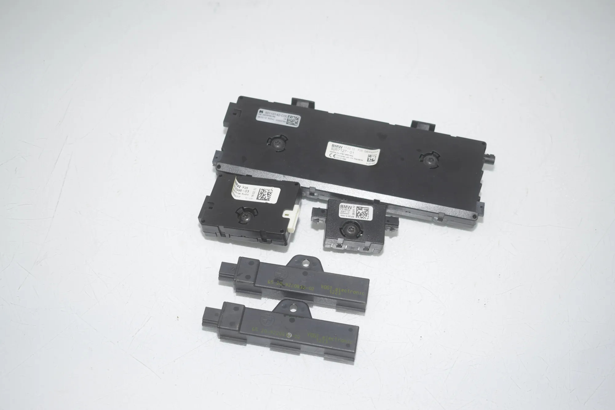 Antenna Amplifier – OEM 9267127 · BMW X3 (F25) BMW X3 (F25) xDrive 30 d 2012