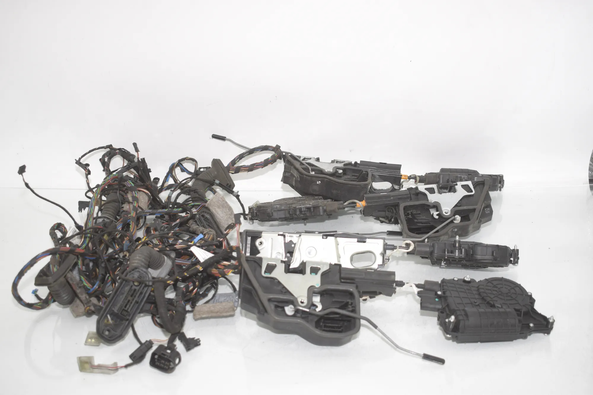 Door Locks Soft Close Kit – OEM 9242070 · BMW X5 (E70) BMW X5 (E70) 3.0 d 2008 – 4